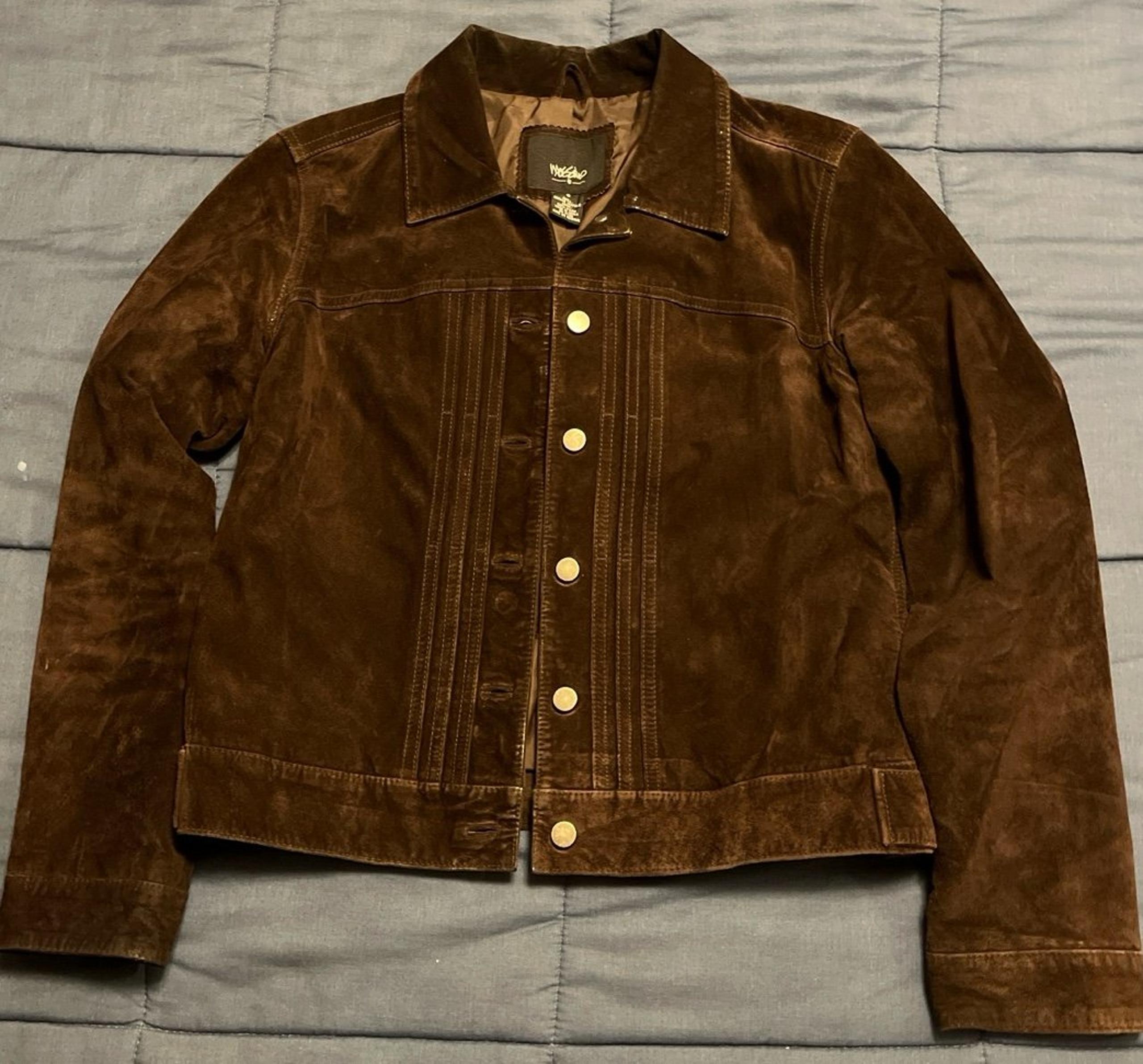 Brown men’s small leather jacket