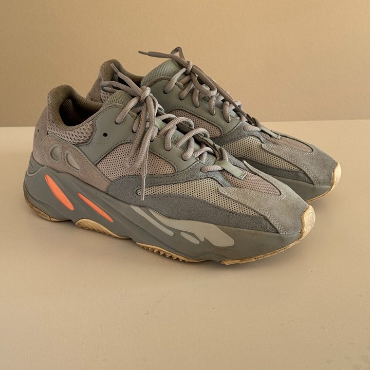 Yeezy Boost 700 ‘Inertia’ Adidas - sz 9 mens