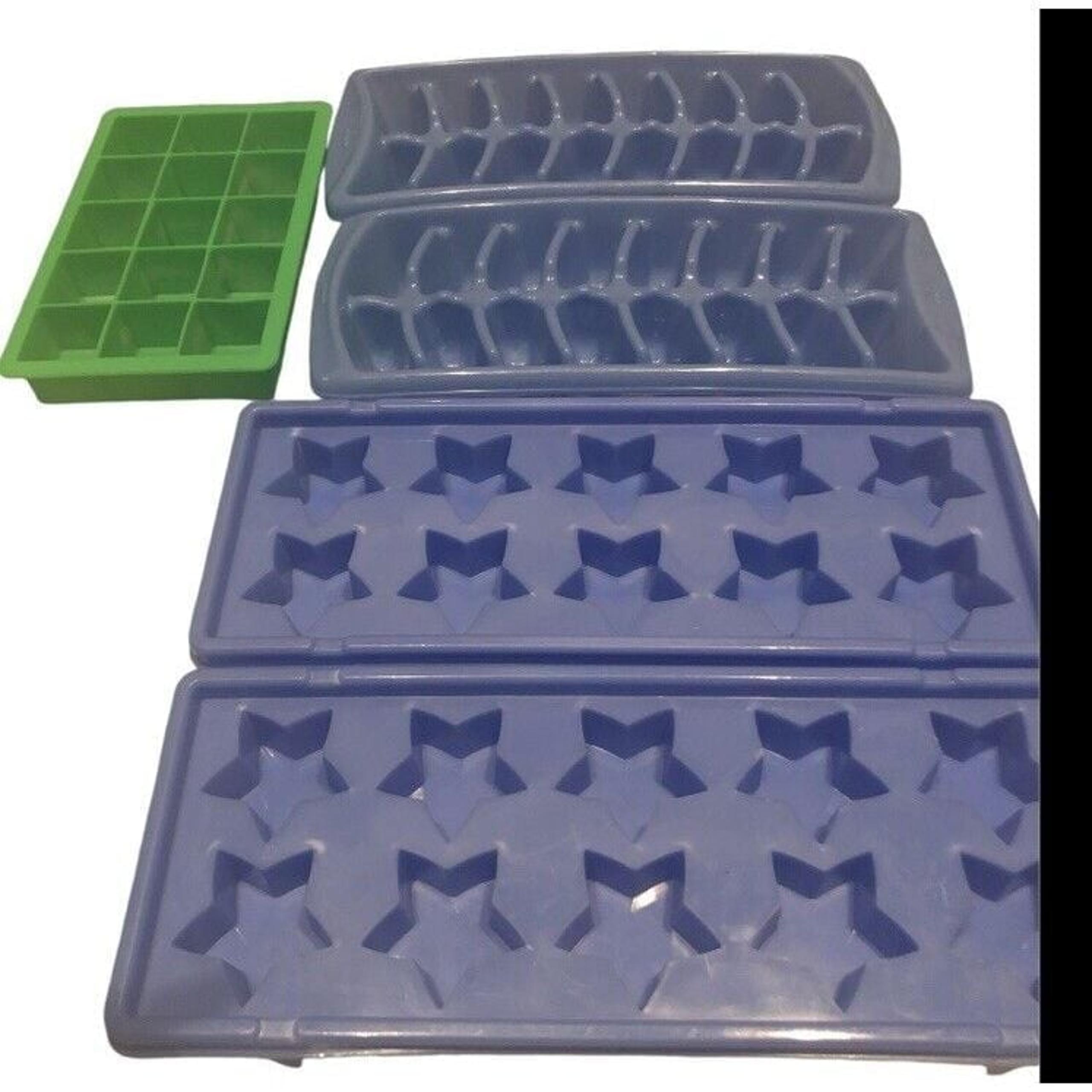Ice Tray Lot Of 5 Including  The Pampered Chef & Rubbermaid