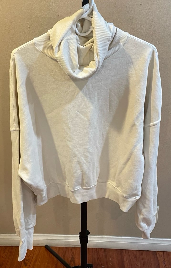 AGOLDE BEIGE TURTLENECK SZ XS