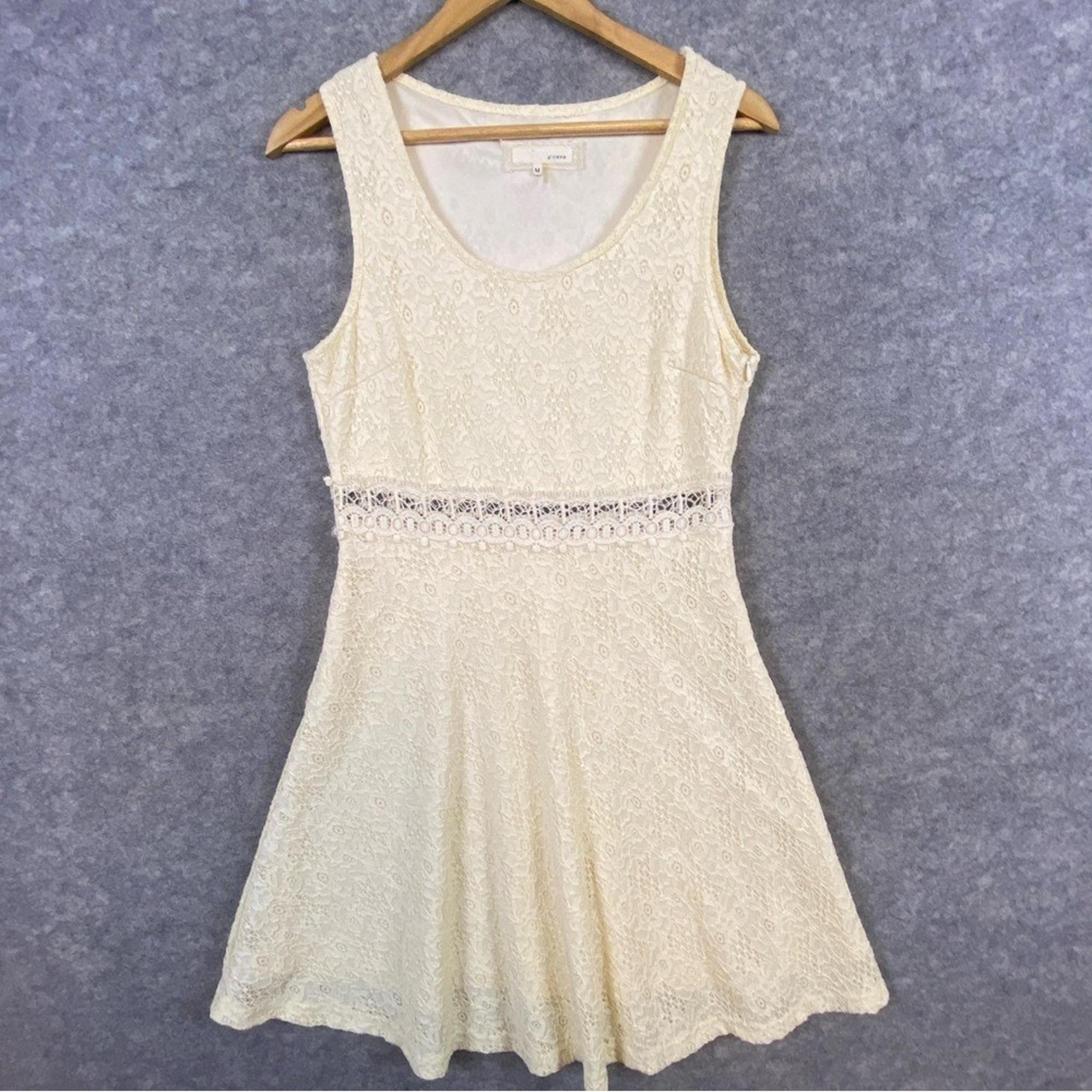 A'reve Lace A-line Dress Size M Pale Yellow Sleeveless Above Knee Cottagecore