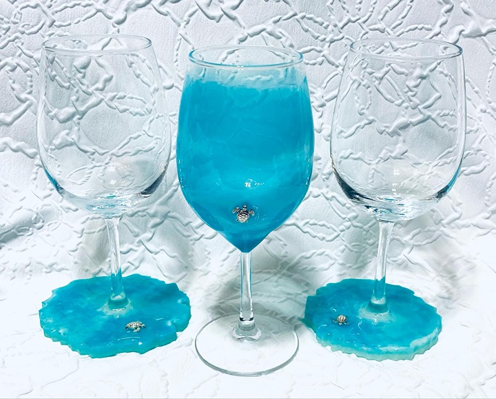 Long Stem Wine Glasses Decorated with Resin and Turtle *NEW* (Set of 4)