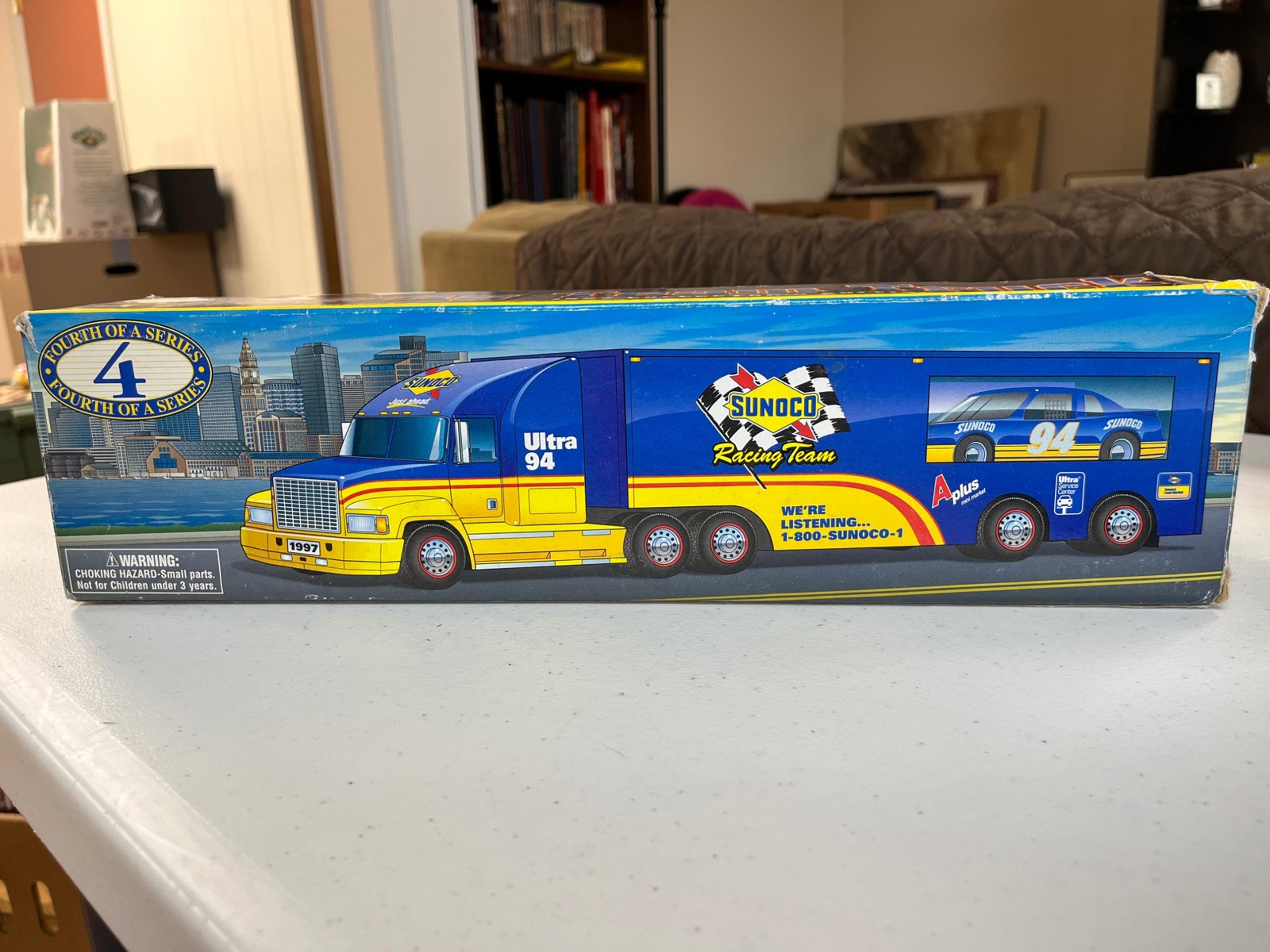 Sunoco Collector's Edition Racing Team Truck & RaceCar with Lights & Sounds 1997