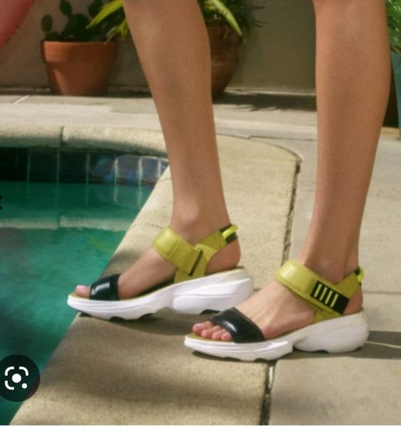 NWT SOREL EXPLORER BLITZ SPORTY SANDALS SZ 10