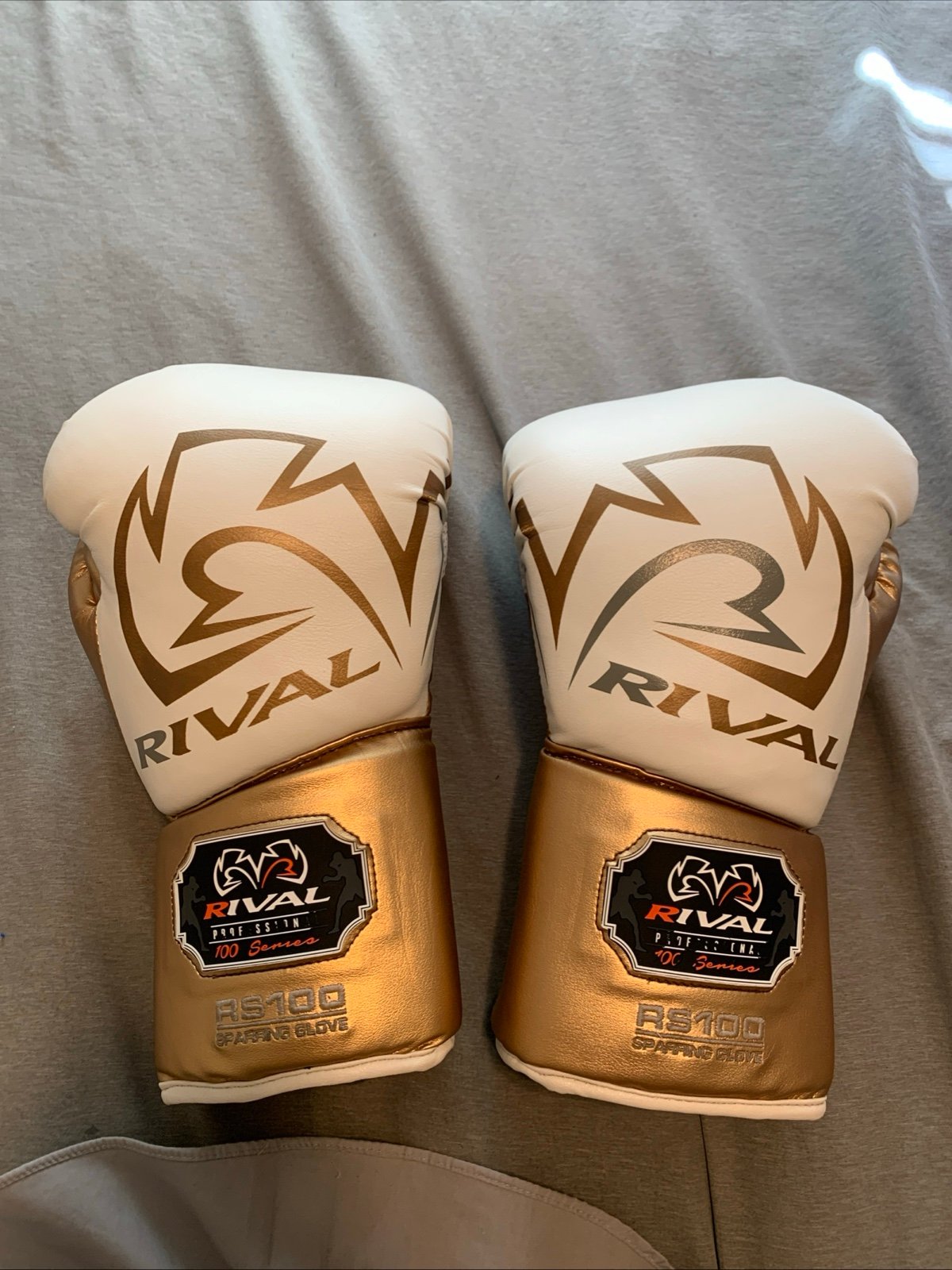 Rival rs100 sparring gloves 14oz