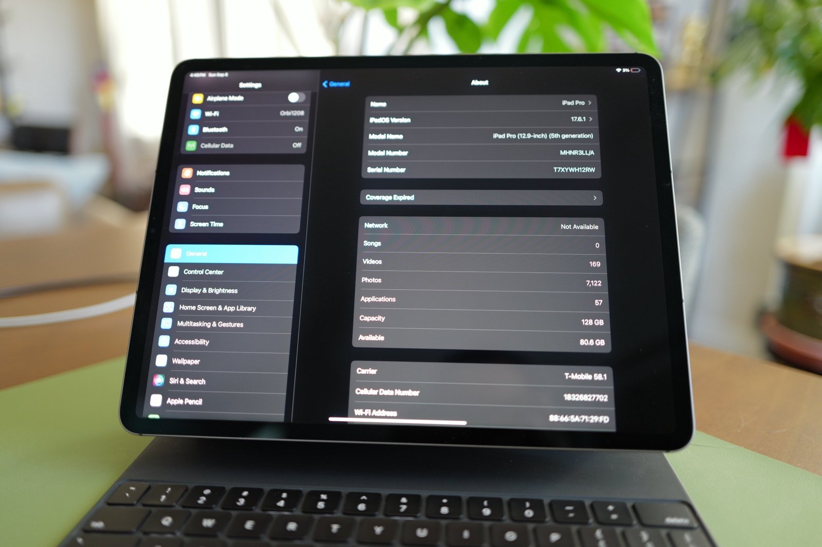 iPad Pro 12.9-inch (5th generation)