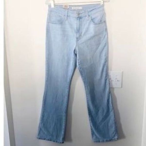 Levi’s 725 HR Bootcut Jeans 29