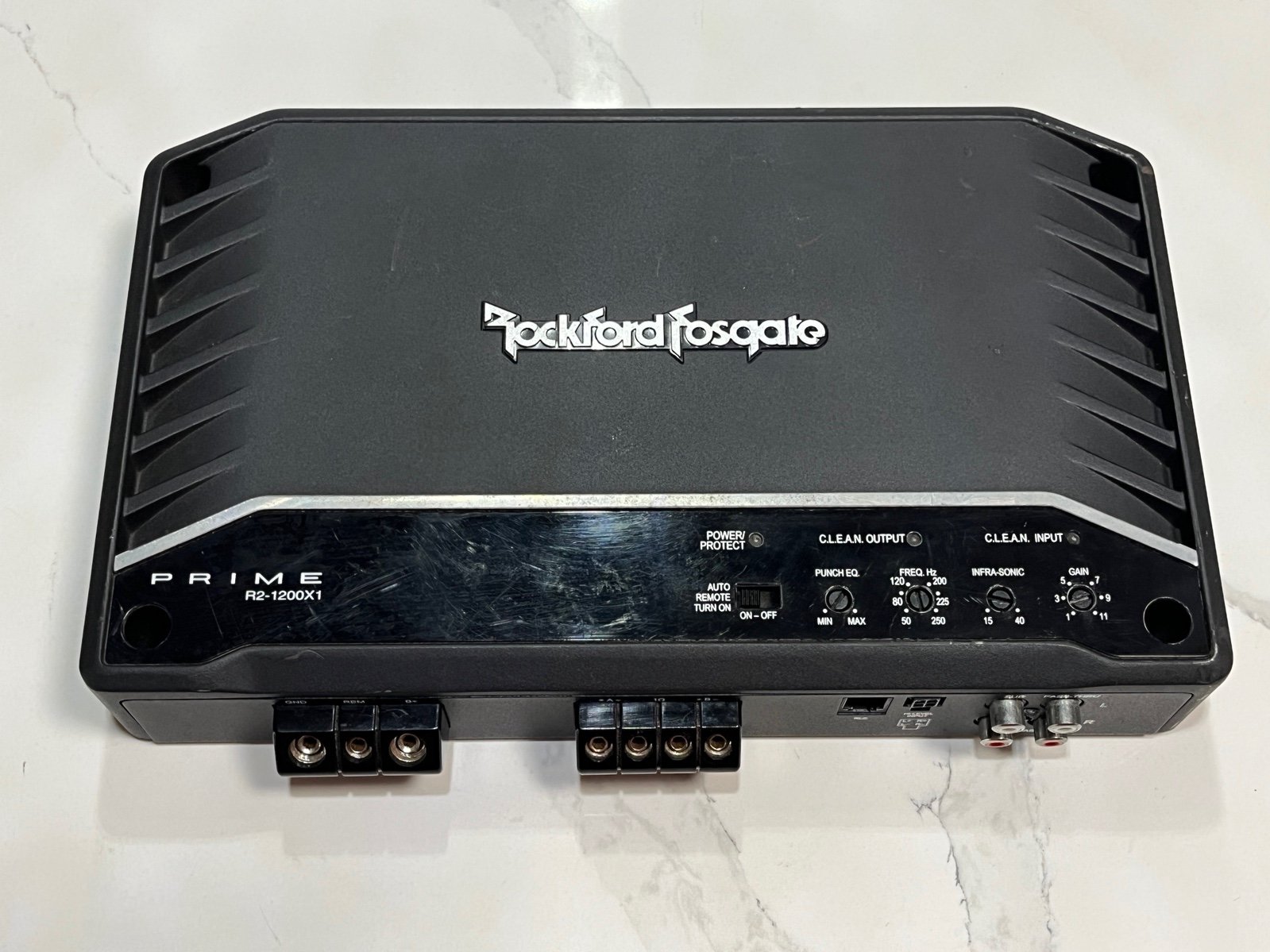 Subwoofer amplifier Rockford Fosgate prime 2400 watts max