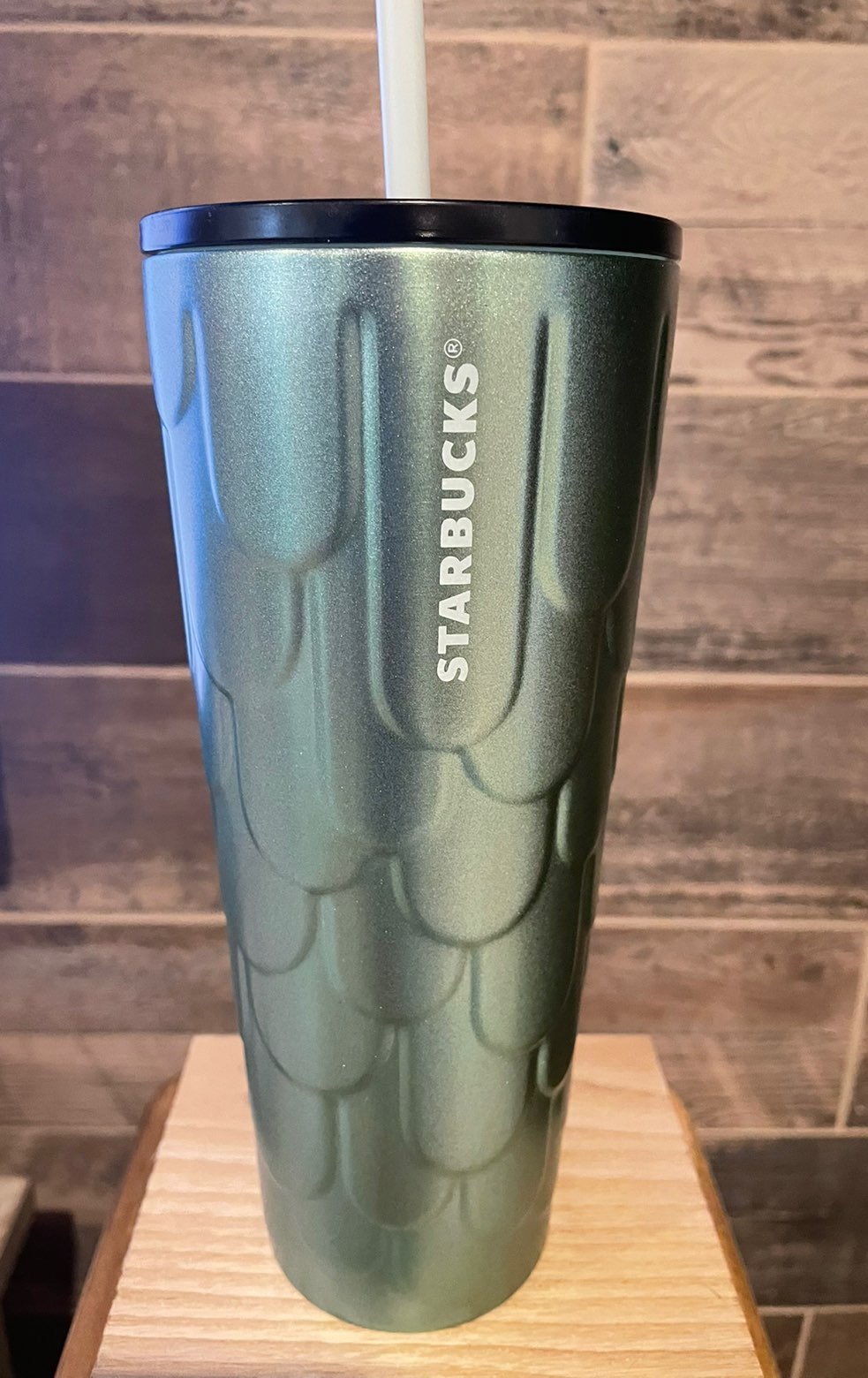 Starbucks 2022 Spring Green Glitter Mermaid Scales Tail