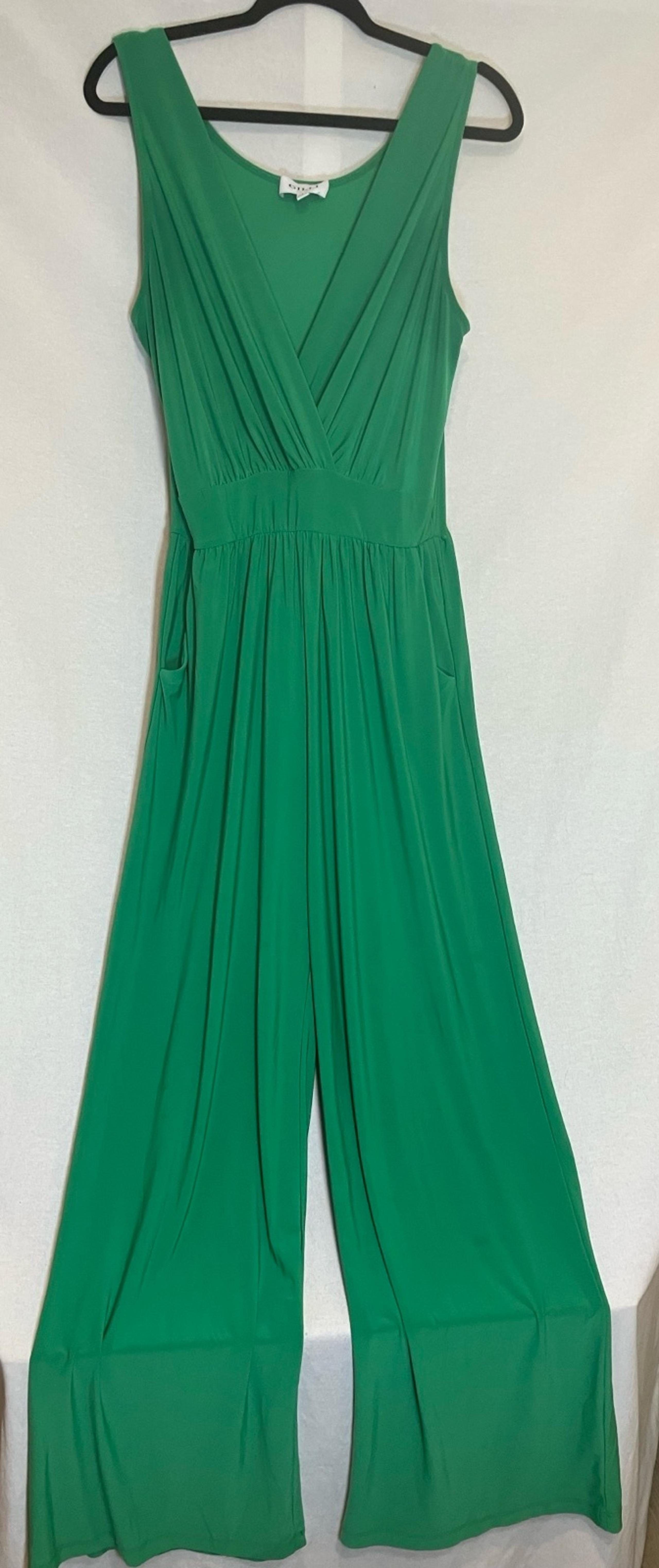 Gilli Women's Sleeveless Faux Wrap Jumpsuit Kelly Green Size Large Pockets
