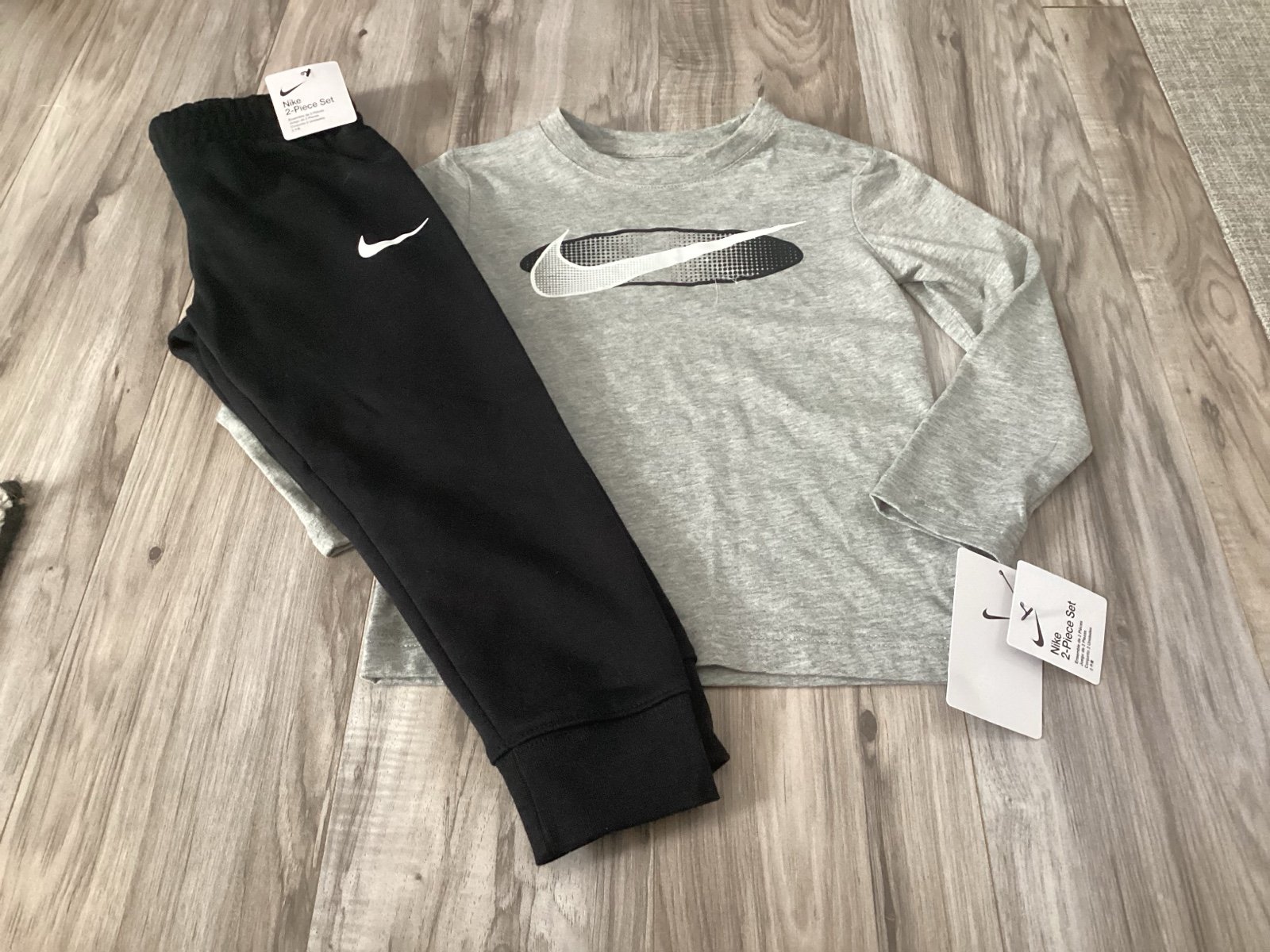 Boys Nike l/s tee & joggers set size 5(NWT) ~PRICE IS FIRM~