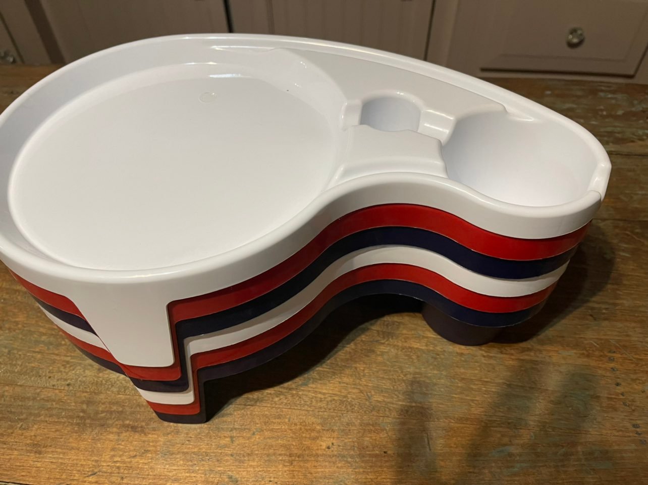 New PARTY PALS FOOD & DRINK HOLDER Red, blue, white, 2 of each