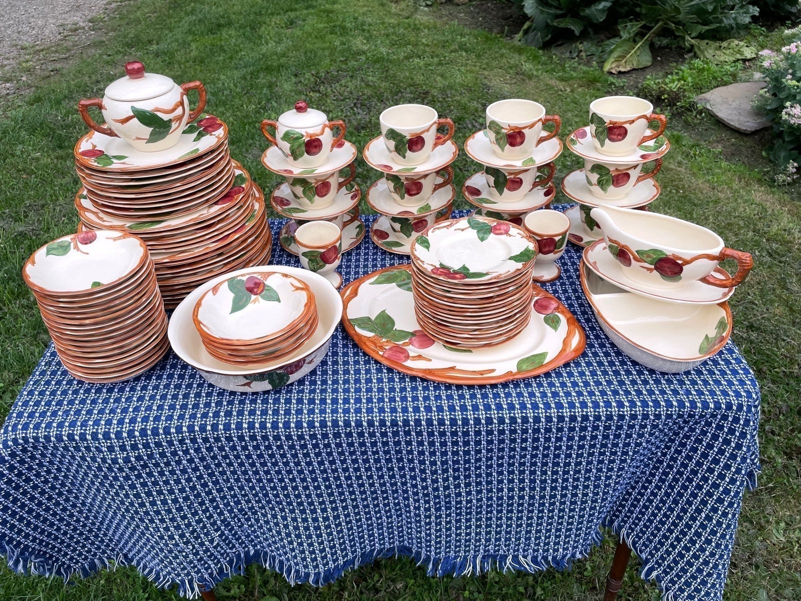 Franciscan Apple antique dinnerware pieces