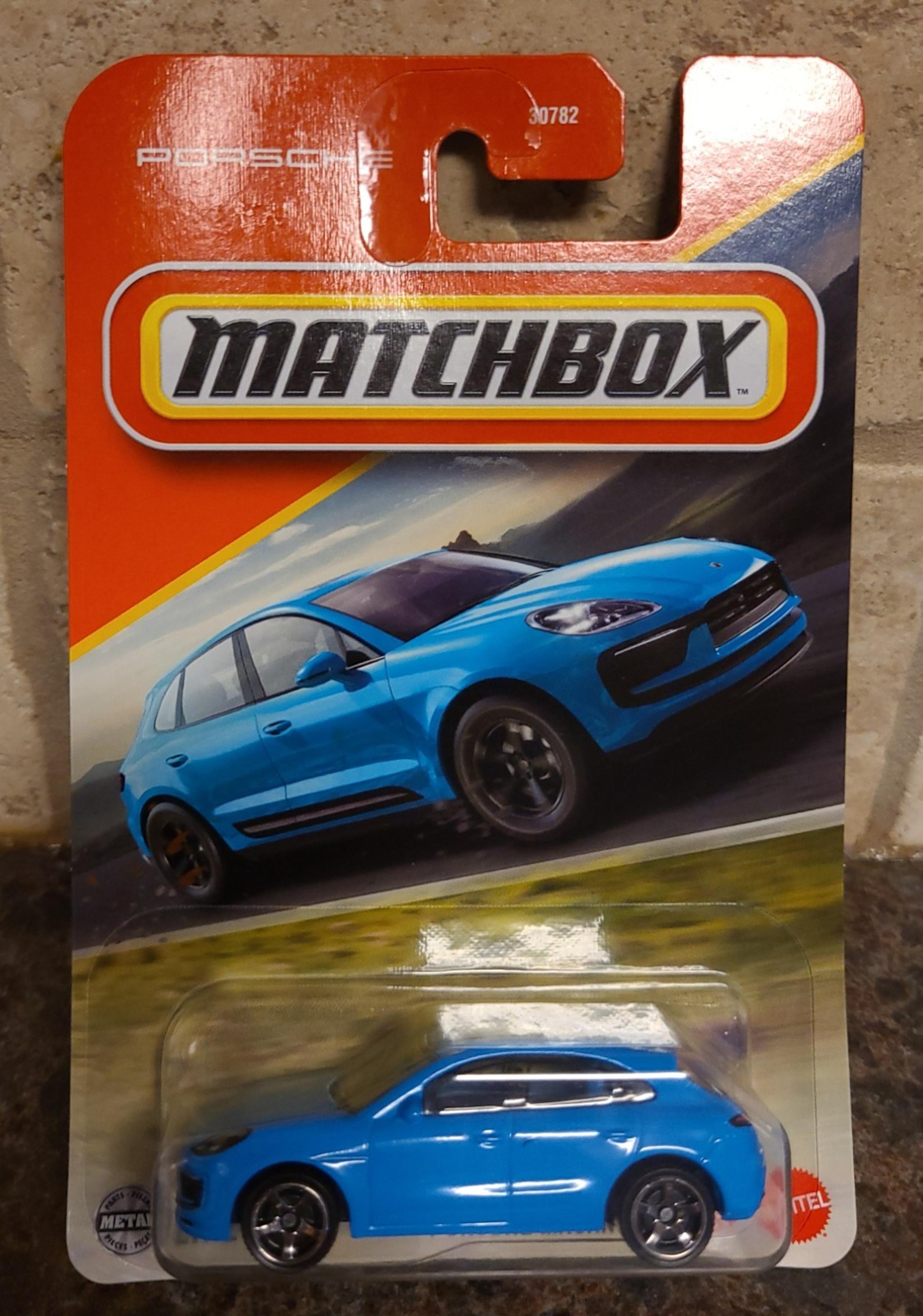NEW! Matchbox Porsche Macan S Blue 64/125