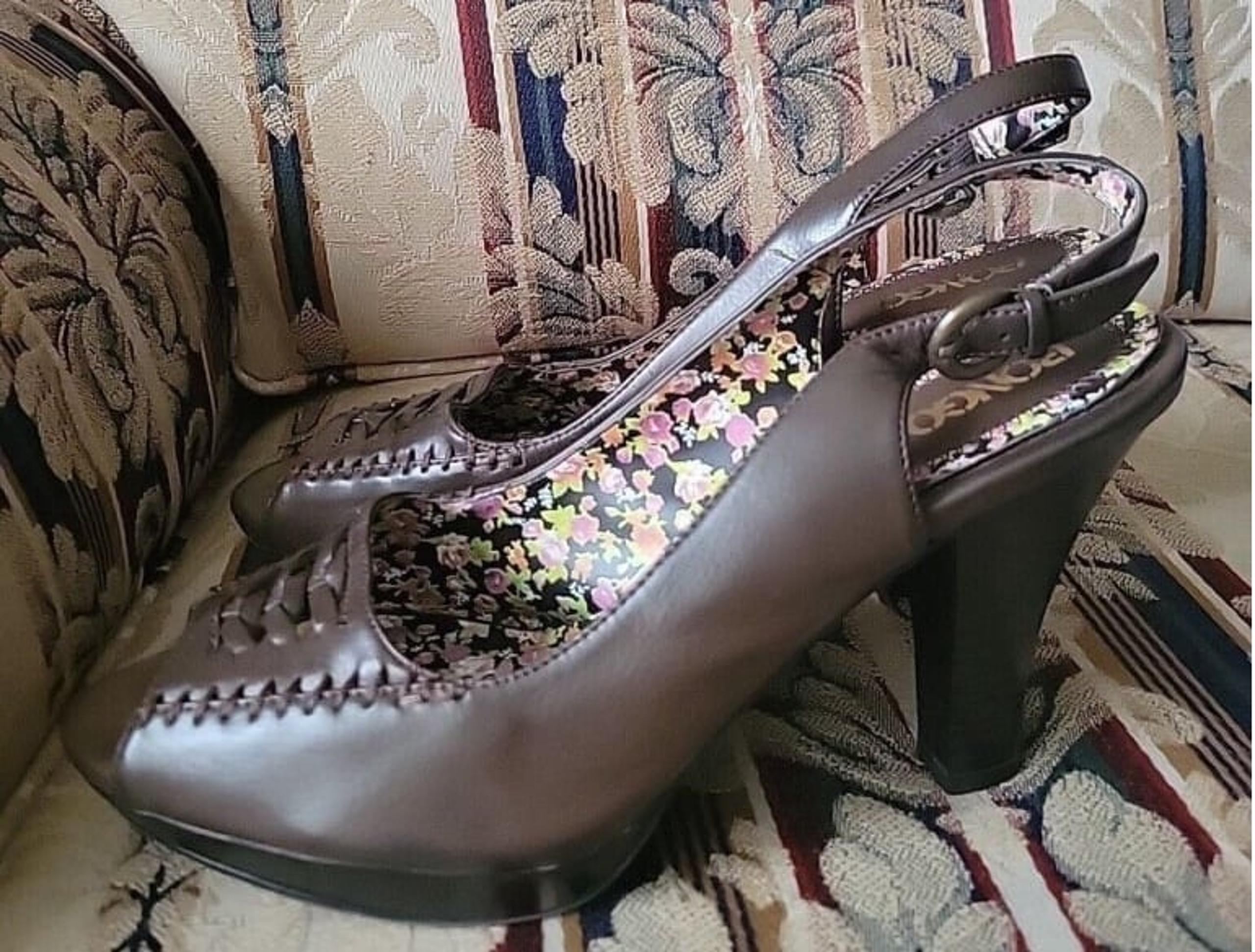 Bongo Brown Faux Leather Open Toe Heel Shoes Pumps Women's Size 8.5 Nice!