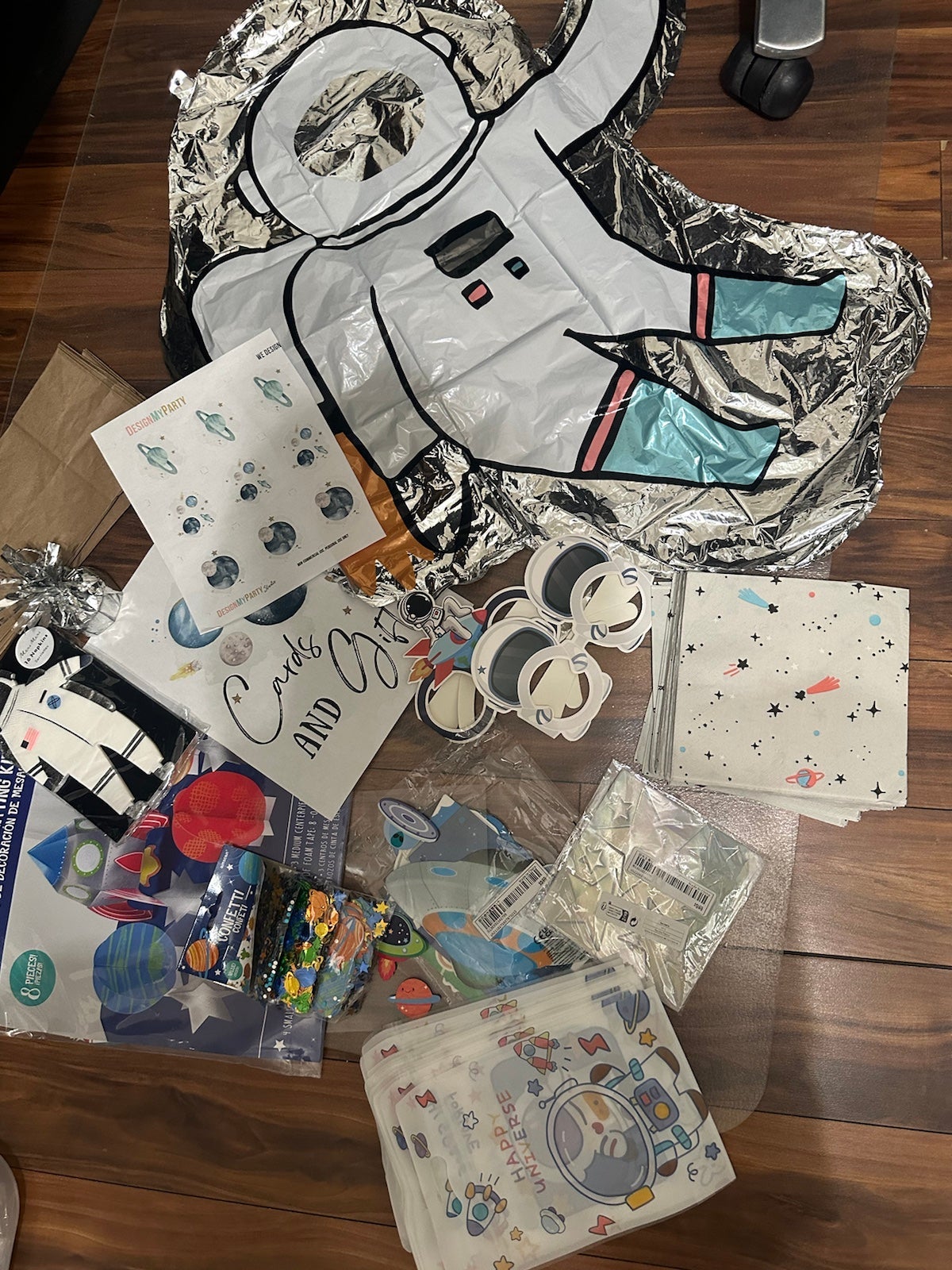 Spaceship Theme birthday decor