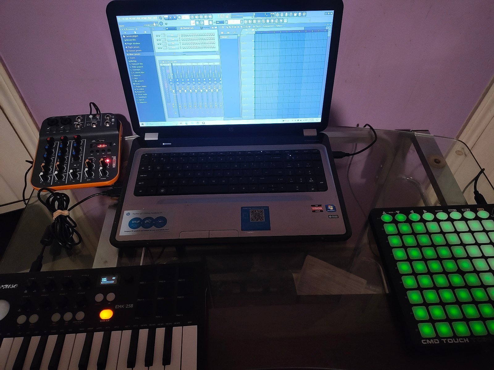 HOME RECORDING STUDIO W/LAPTOP BEAT MACHINE MIDI KEYBOARD INTERFACE + SOFTWARE!!