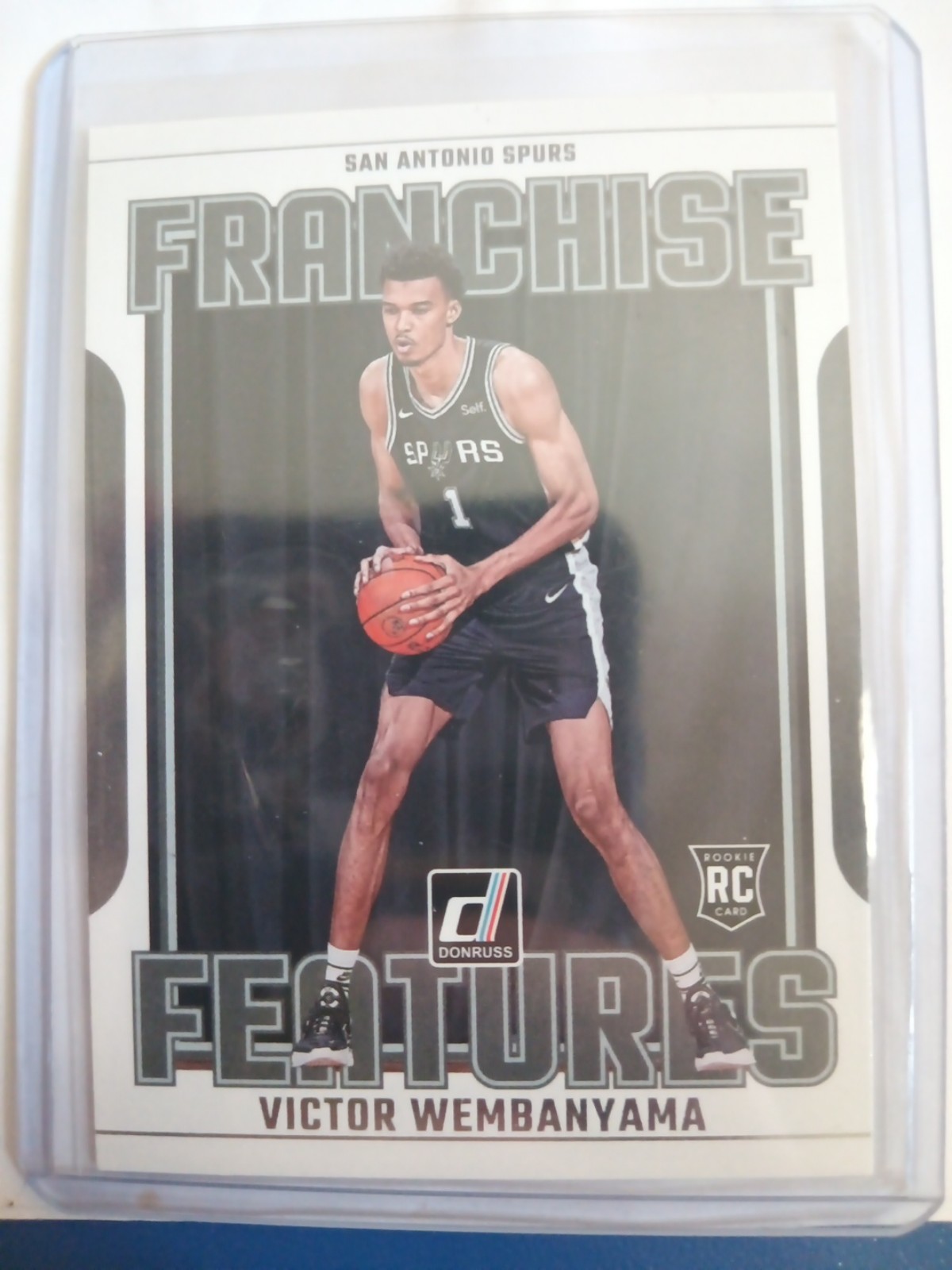 Victor Wembanyama Rookie Card (Mint 10)