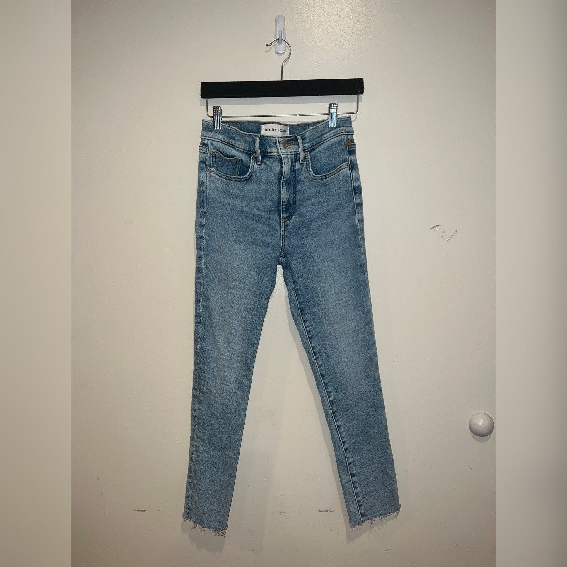 Aritzia Denim Forum Nico Mid Rise Skinny Crop Jeans