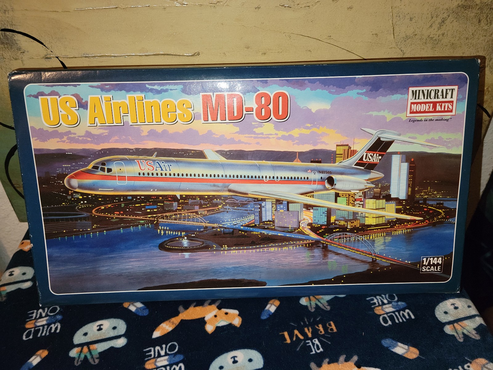 Minicraft Model Kits US Airlines MD-80 1/144 Scale