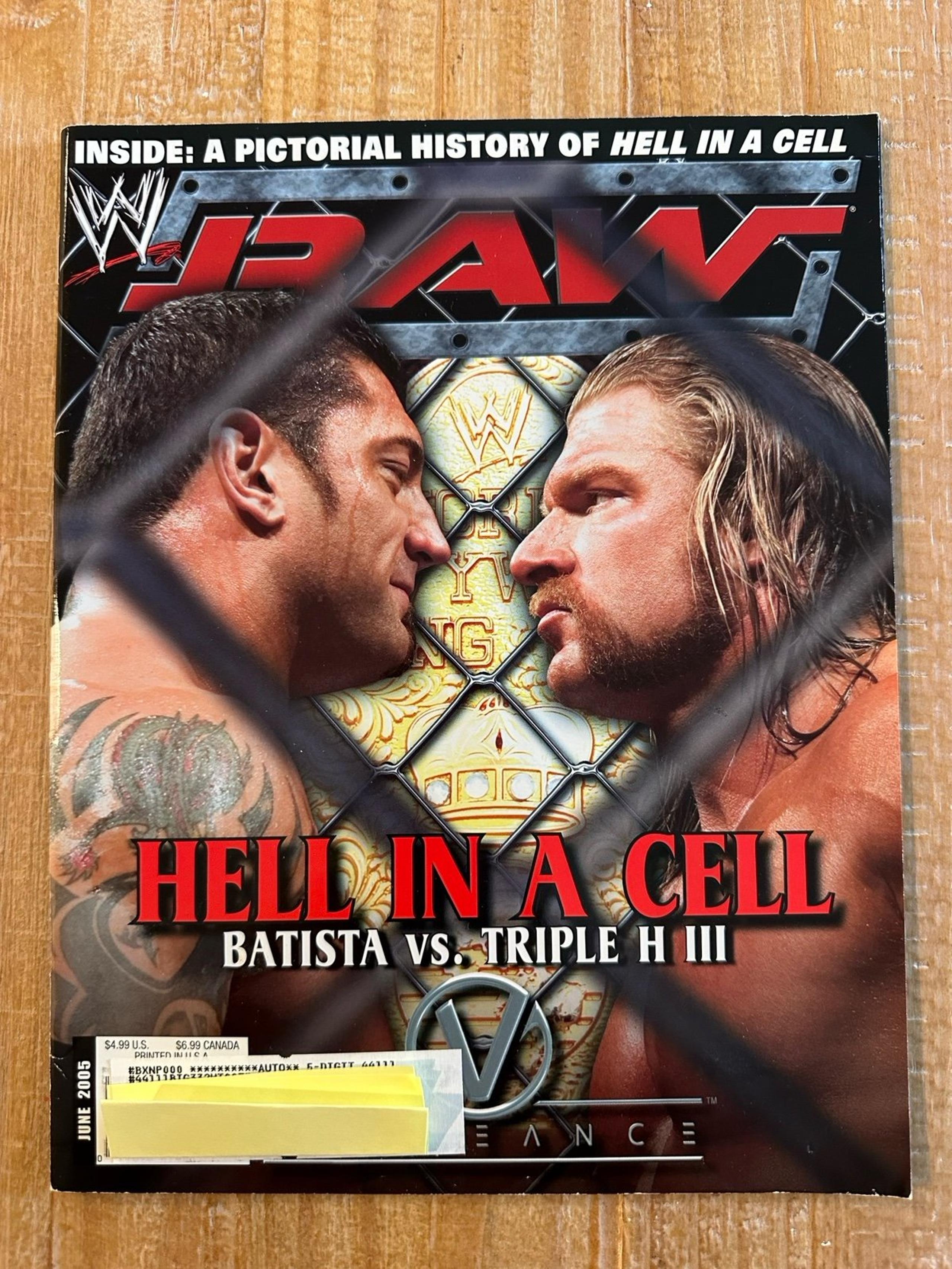 WWE Raw Magazine June 2005 - Triple H & Batista Hell in a Cell