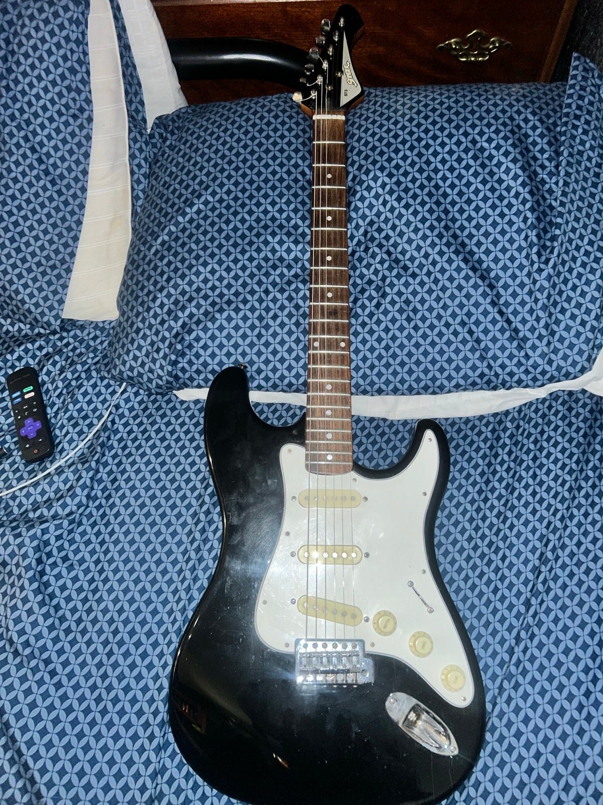 Vintage Stinger electric guitar