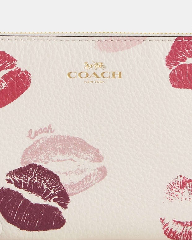 Coach Corner Zip Wristlet With Lips Print - detail
