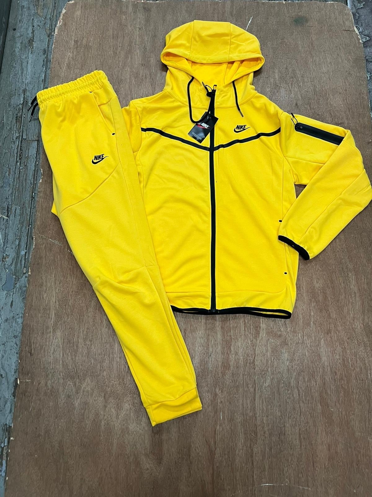 Nike tech fleece set