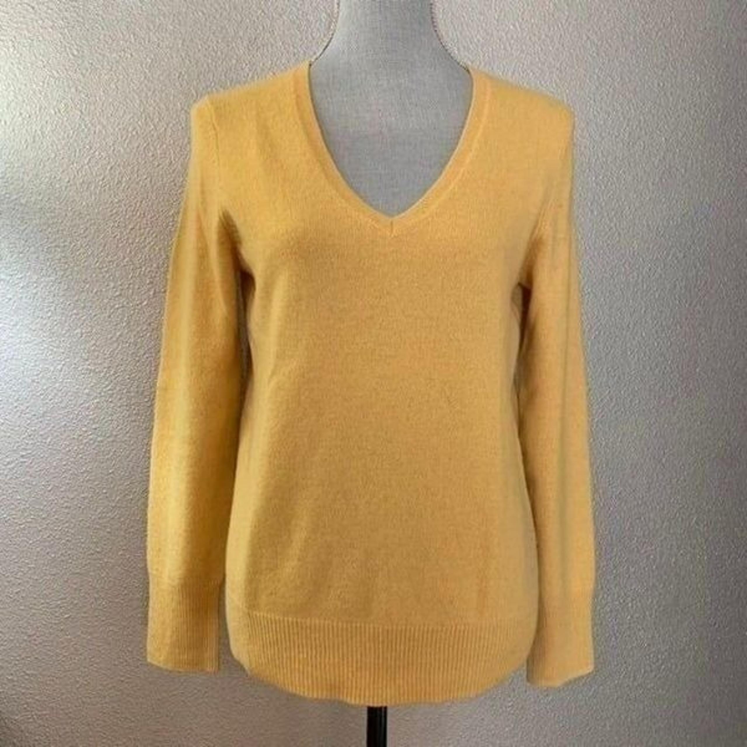 ONLY MINE cashmere V neck sweter