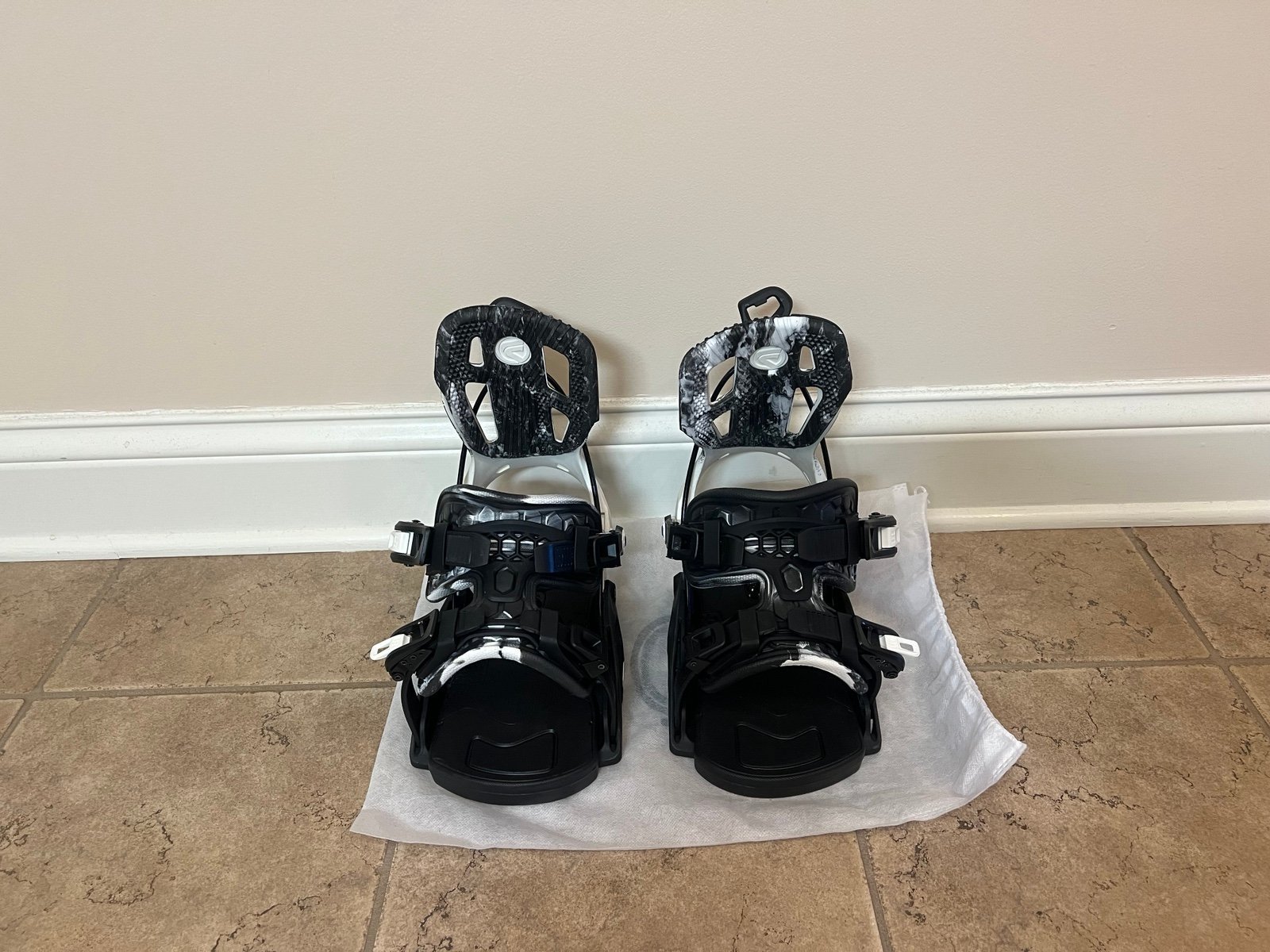 Flow fuse fusion bindings Instinct (M)