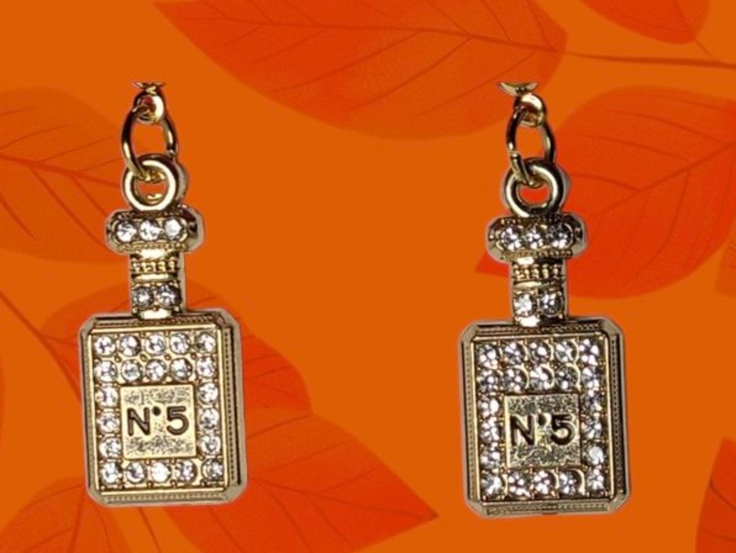❤️ Betsey Johnson Perfume No 5 bottle earrings