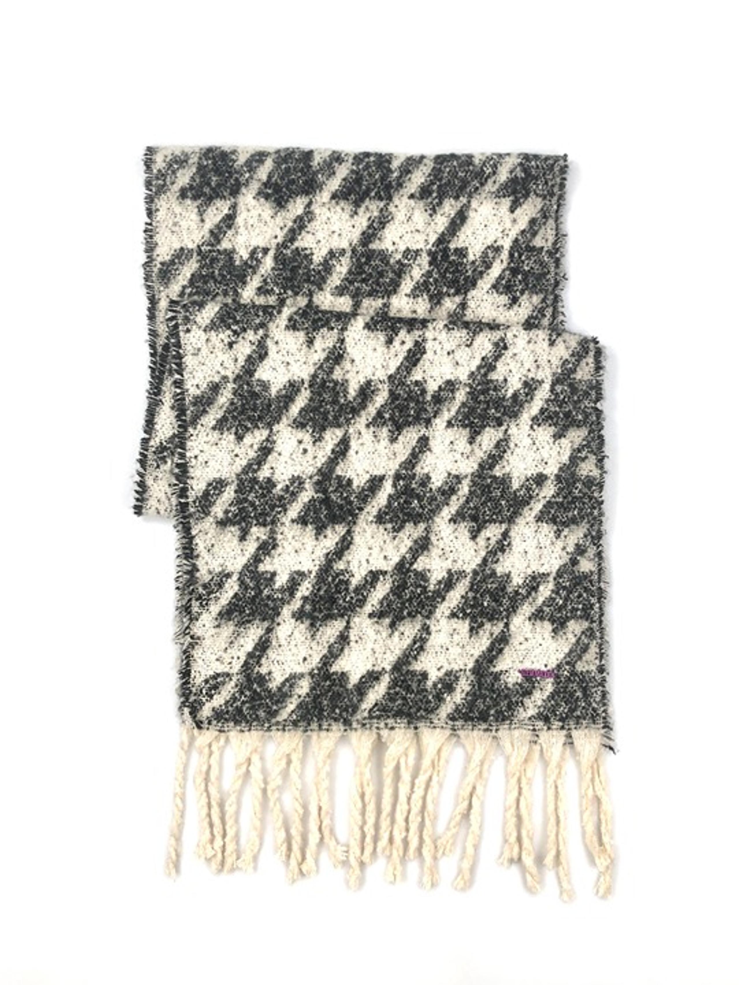 NWT STEVE MADDEN WOMEN'S JACQUARD HOUNDSTOOTH SCARF