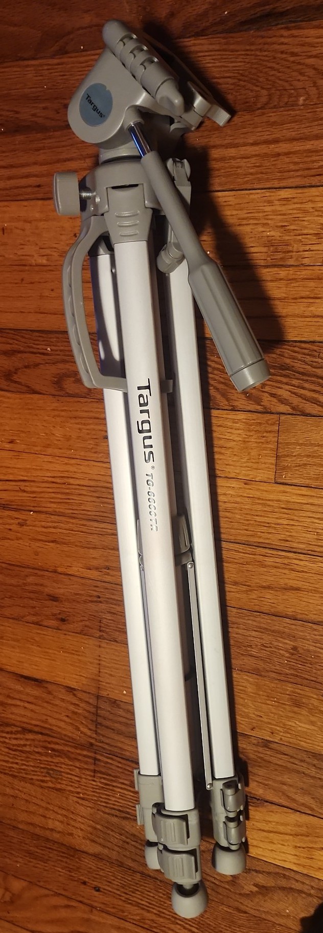 TARGUS RED, 3-WAY PANHEAD TRIPOD TG-6660TR RARE ALUMINUM CAMERA STAND USA