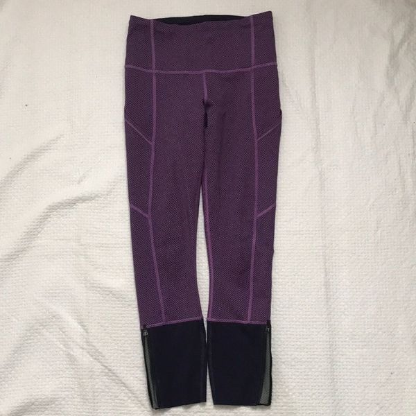 Lululemon athletic tights Purple Size 4. 0003