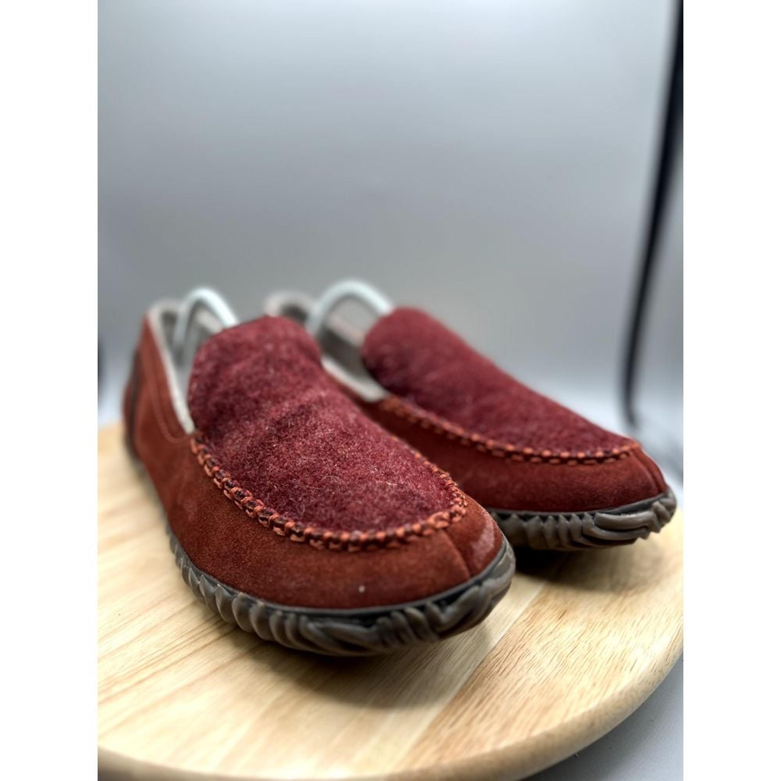 SOREL Red Moc Slippers Men's Size 10 Lined Suede Slip On Moccasin Loafers Shoes