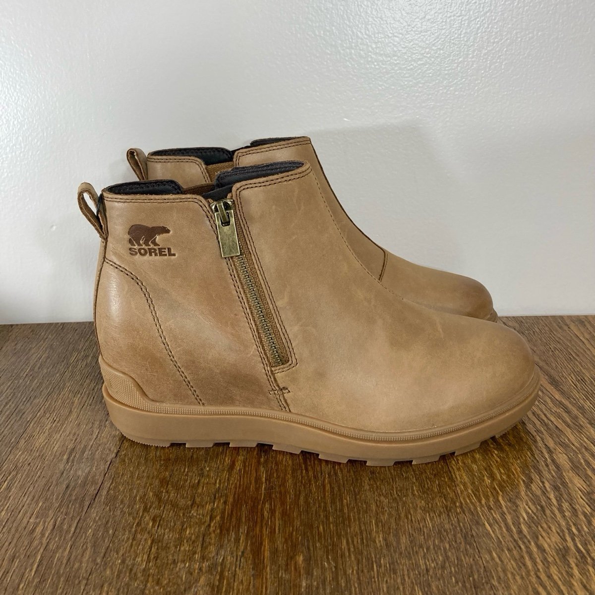 NWT Sorel Evie ll Zip Waterproof Ankle Boot Women’s Size 8.5 Camel Tan