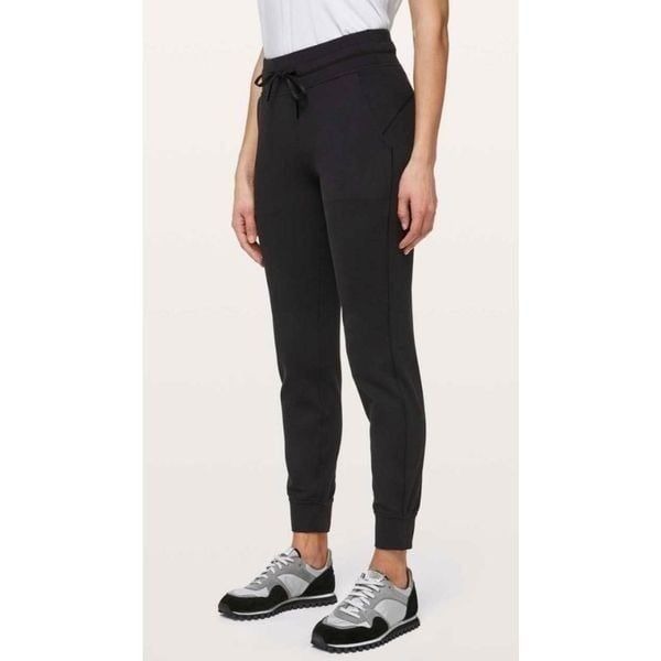 LULULEMON ATHLETICA Ready To Rulu Pant '29 in Black Size 2