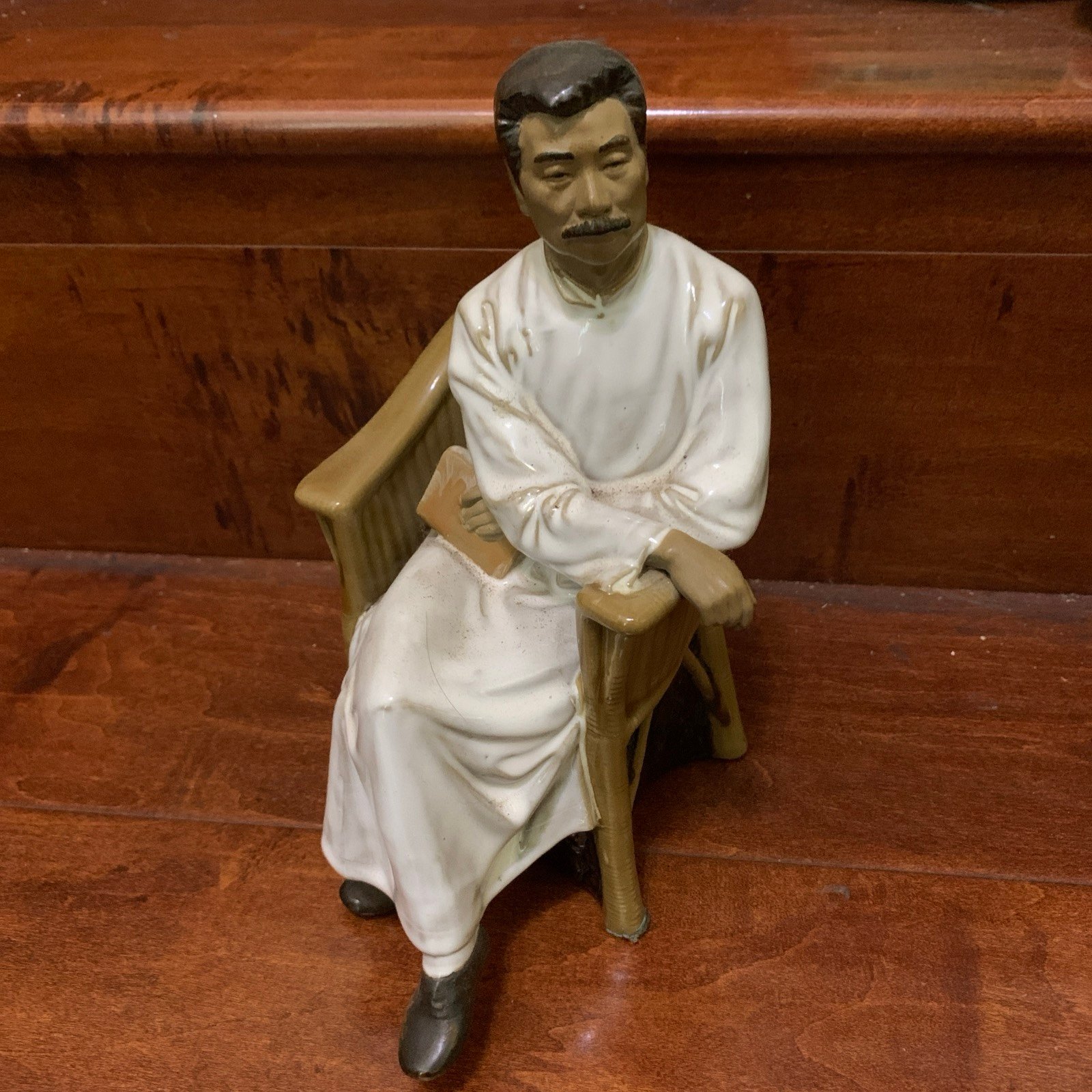 Vintage Chinese porcelain Lu Xun Figurine鲁迅瓷像摆件