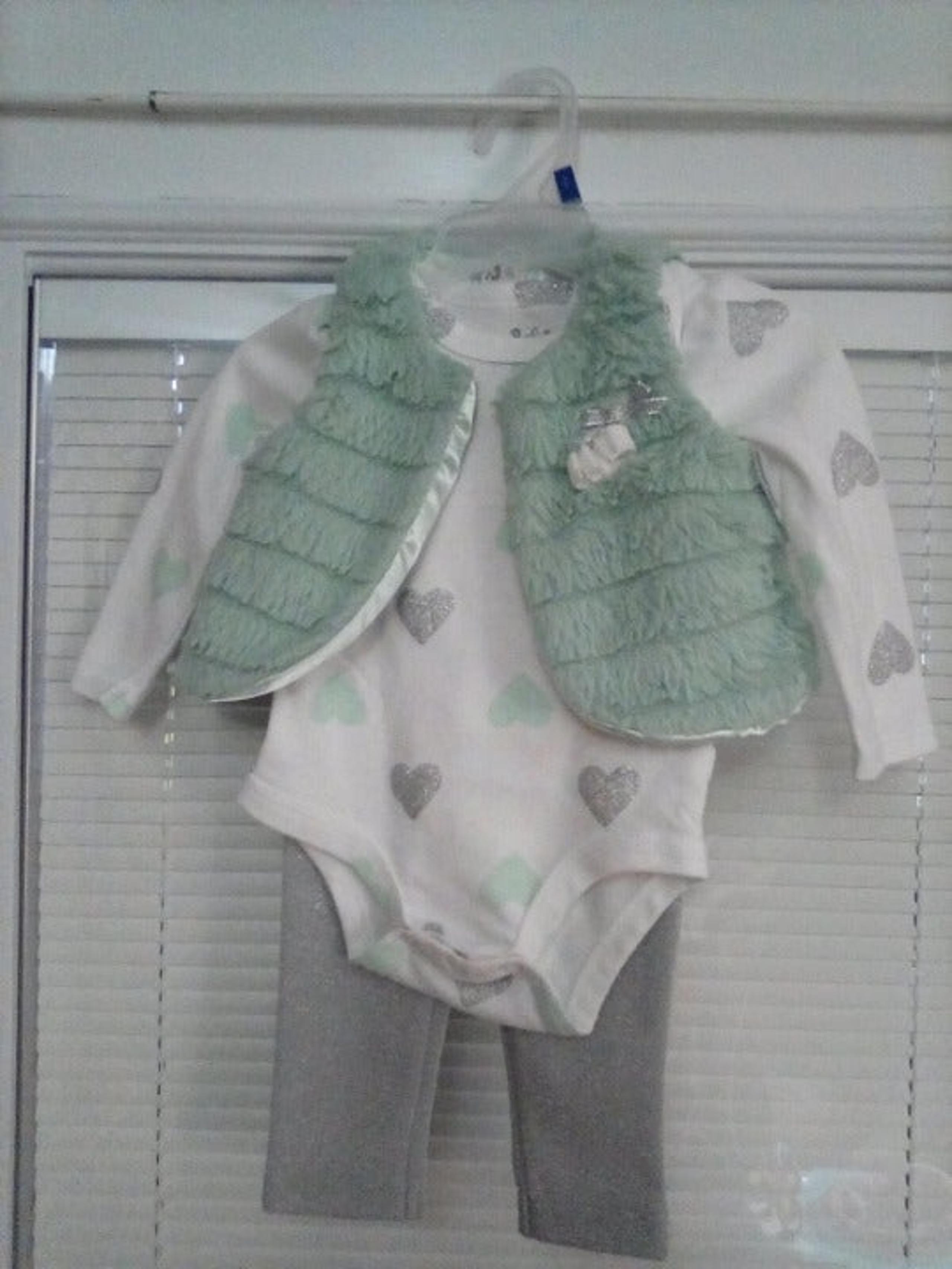BABY ESSENTIALS SIZE 6 MONTHS SET