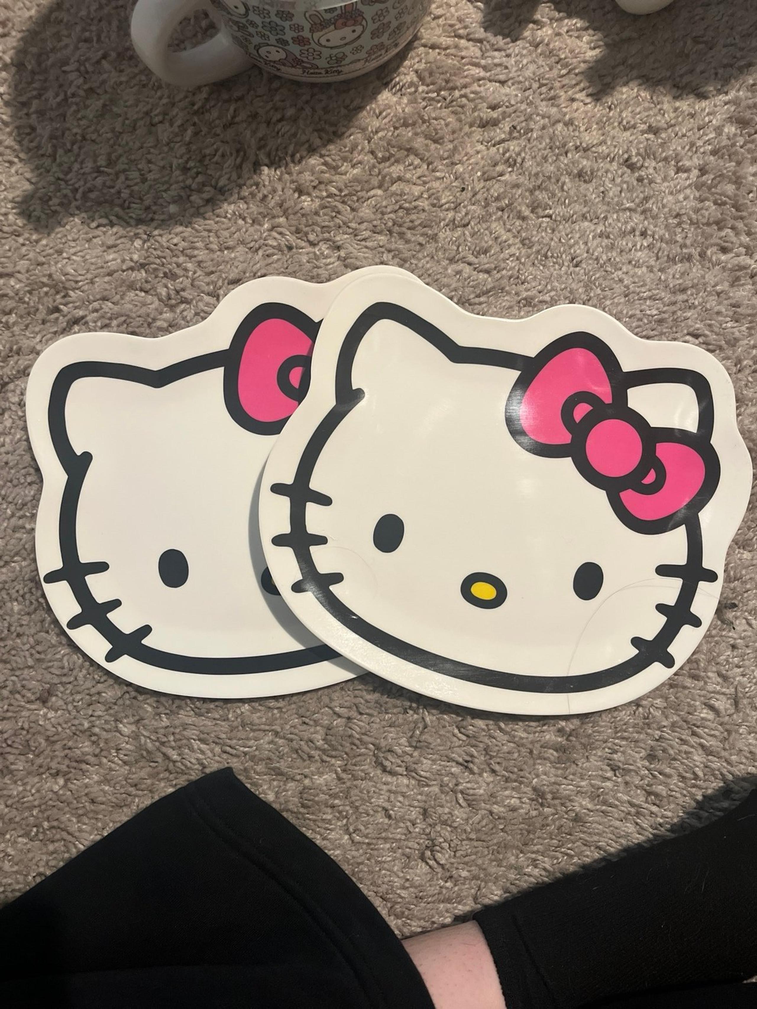 Hello Kitty Plates (Set of 2)