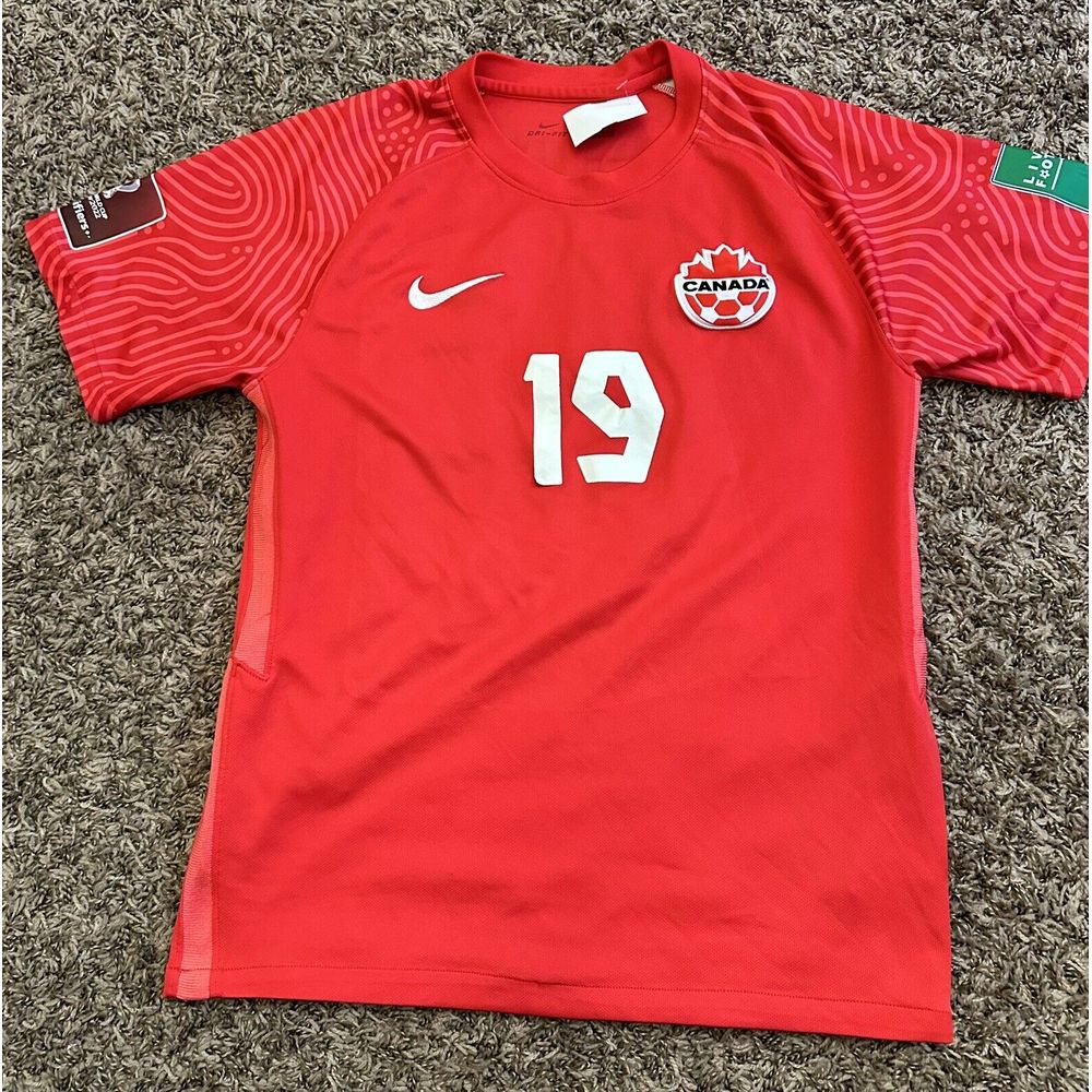 Nike Canada World Cup Alphonso Davies Soccer Replica Jersey Size M