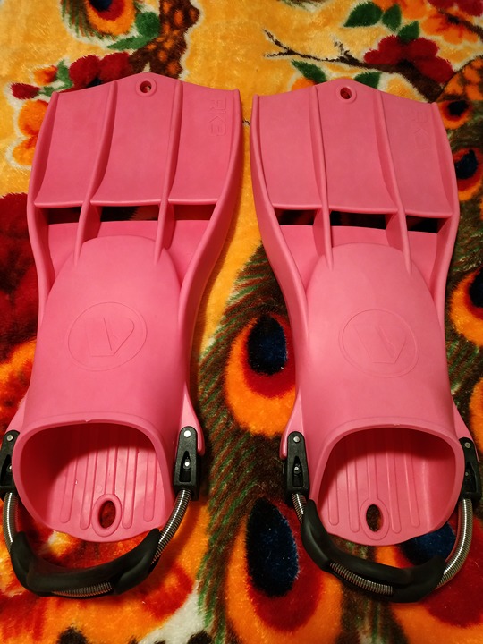 New! Apeks RK3 Scuba Dive Fins--Large! Rare Pink! Spring Fin Straps!