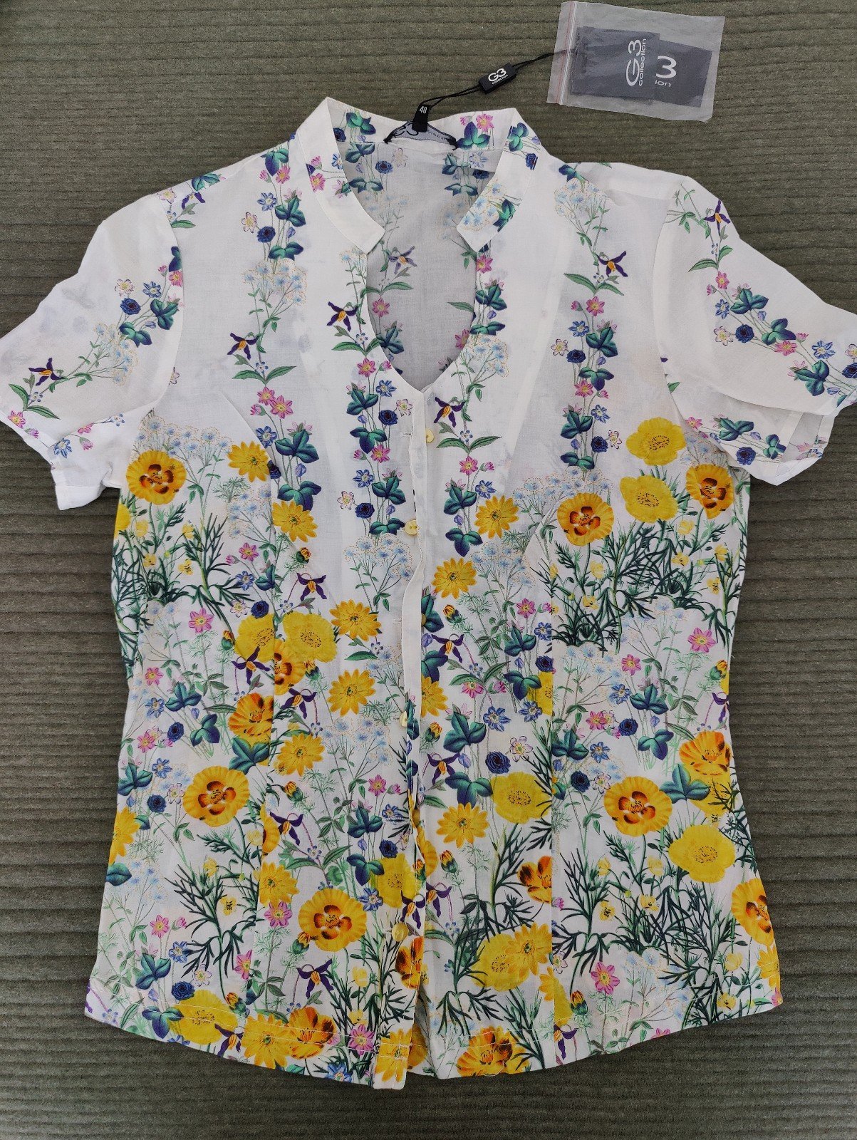 NWT G3 floral short sleeve button-up size 40 (READ FULL DESCRIPTION)