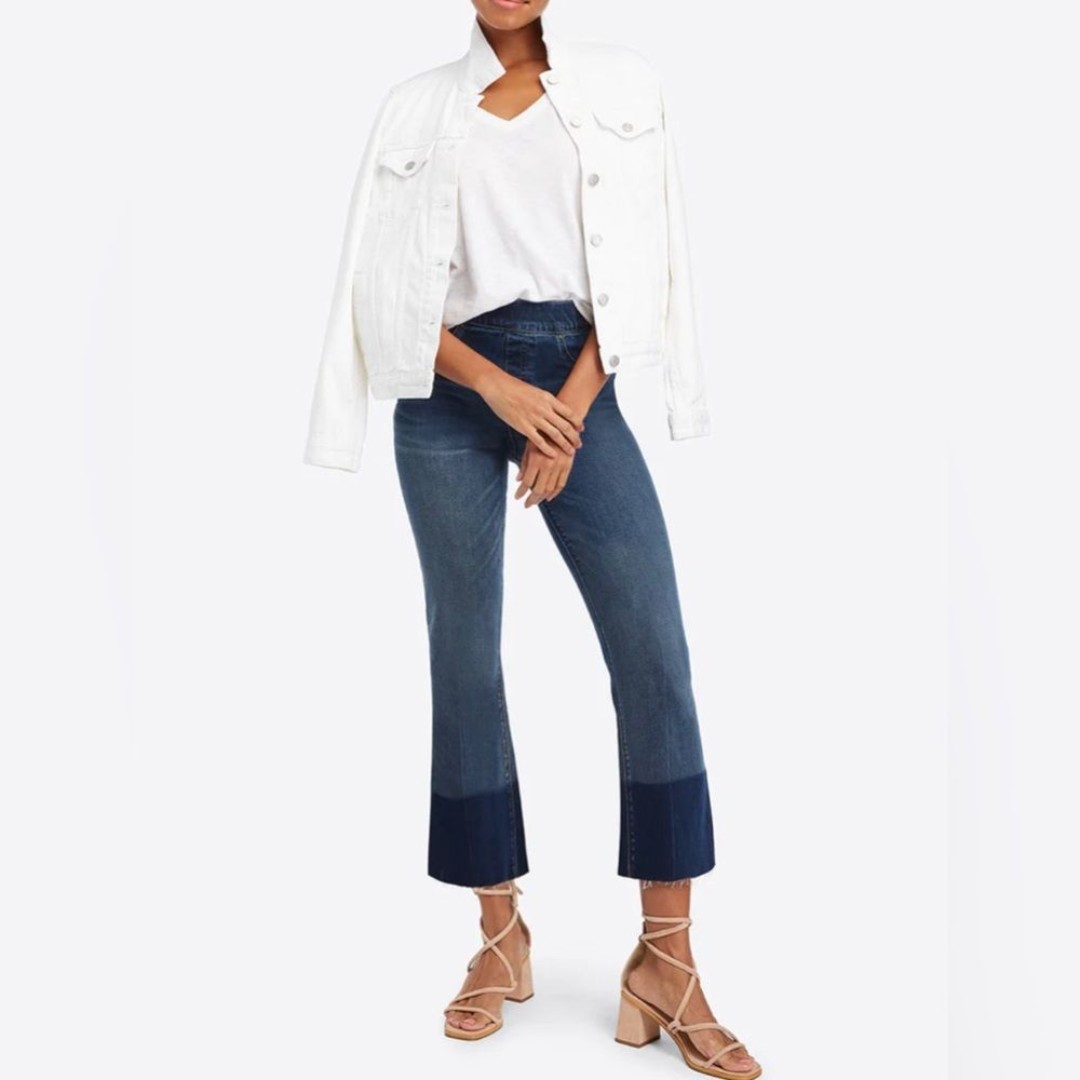 SPANX Cropped Flare Raw Hem Jeans NWT Size Small