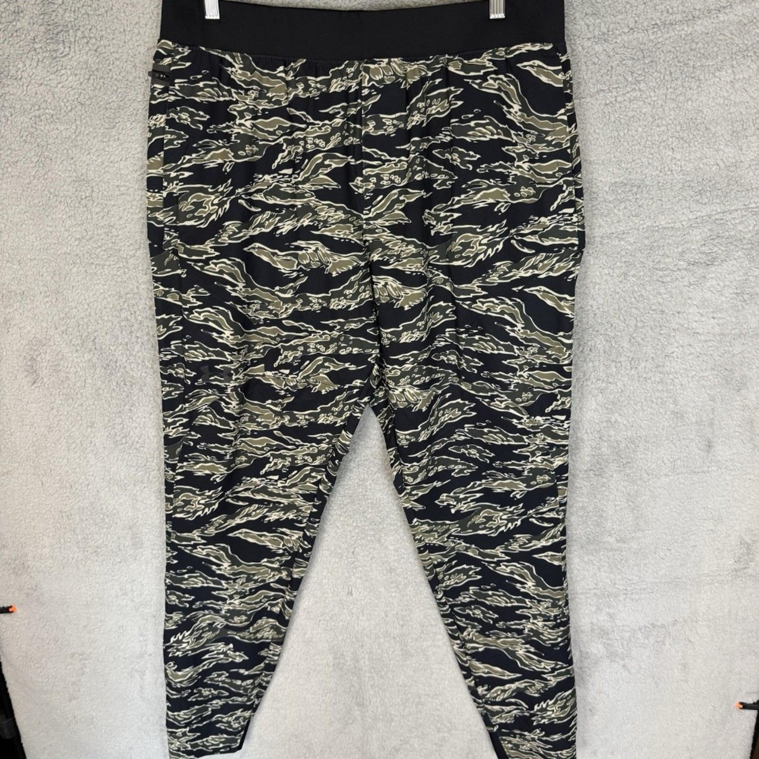 Under Armour Pants Mens XLT Black Green Camo Joggers Tapered Running Active