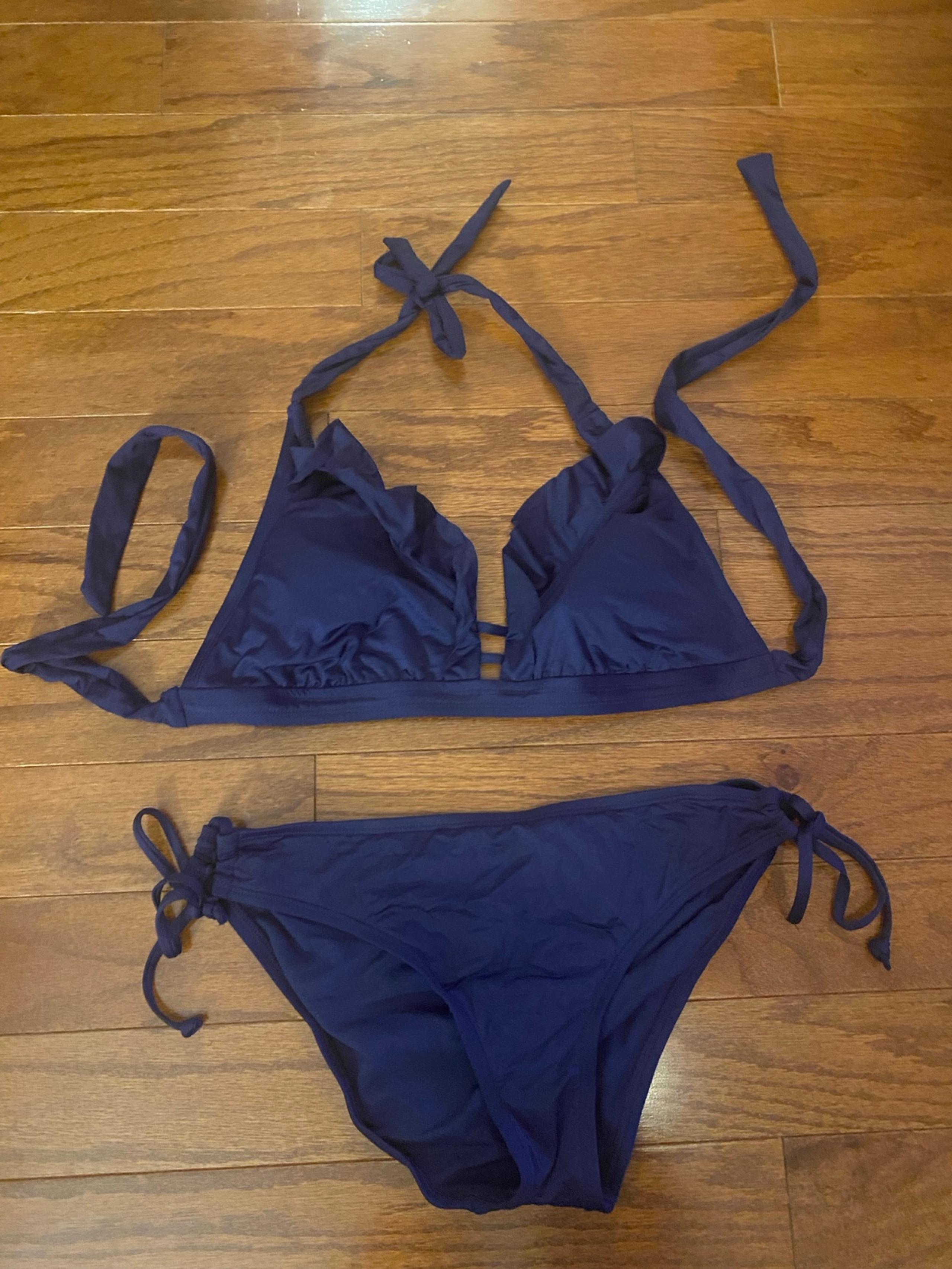 EUC Women’s Navy Kona Sol bikini size M/L
