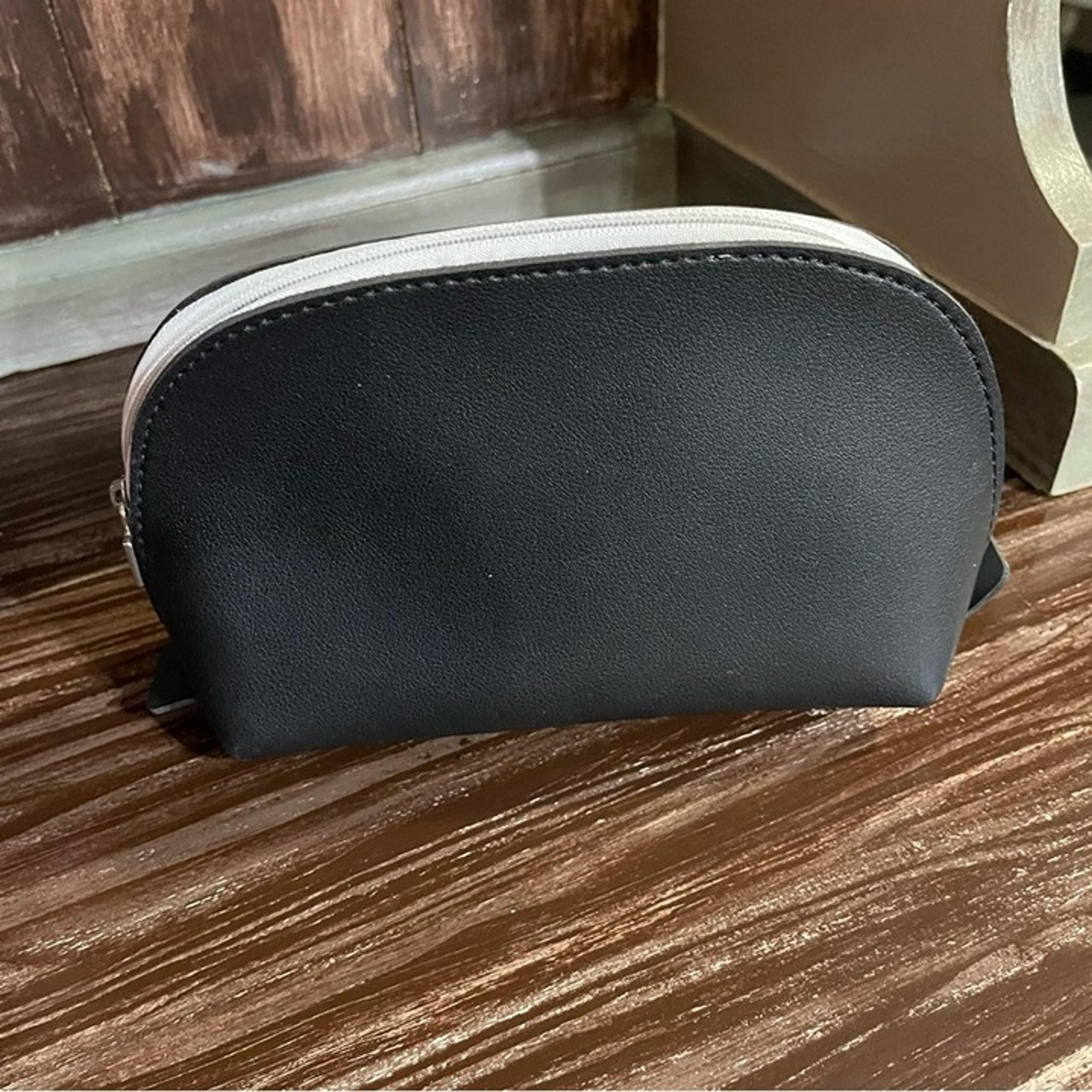 SAKS FIFTH AVENUE COSMETIC CASE TRAVEL POUCH
