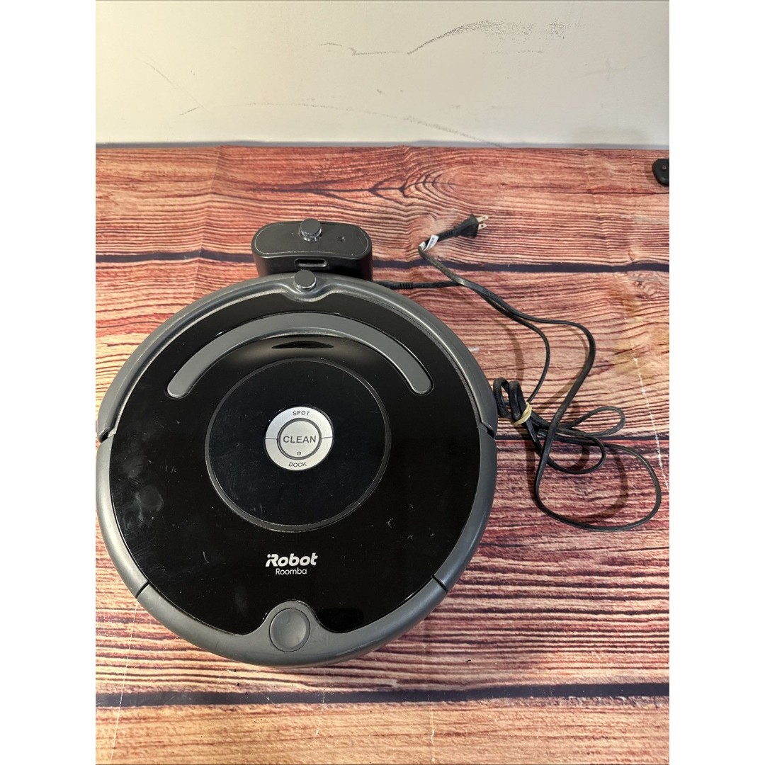 iRobot Roomba 614 Robotic Vacuum Cleaner W/ Base - WORKING + TESTED