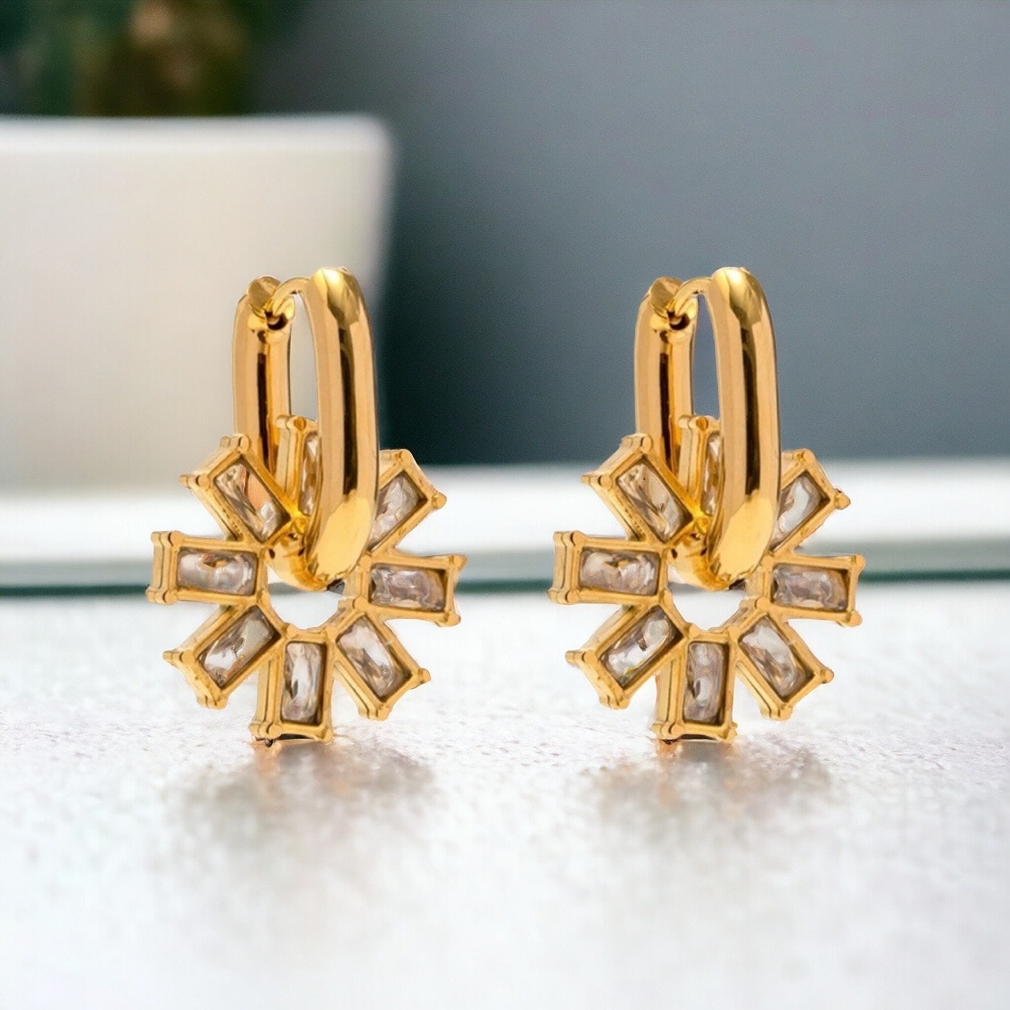 NEW 18K yellow gold plated CZ snowflake hoop drop earrings jewelry B15A
