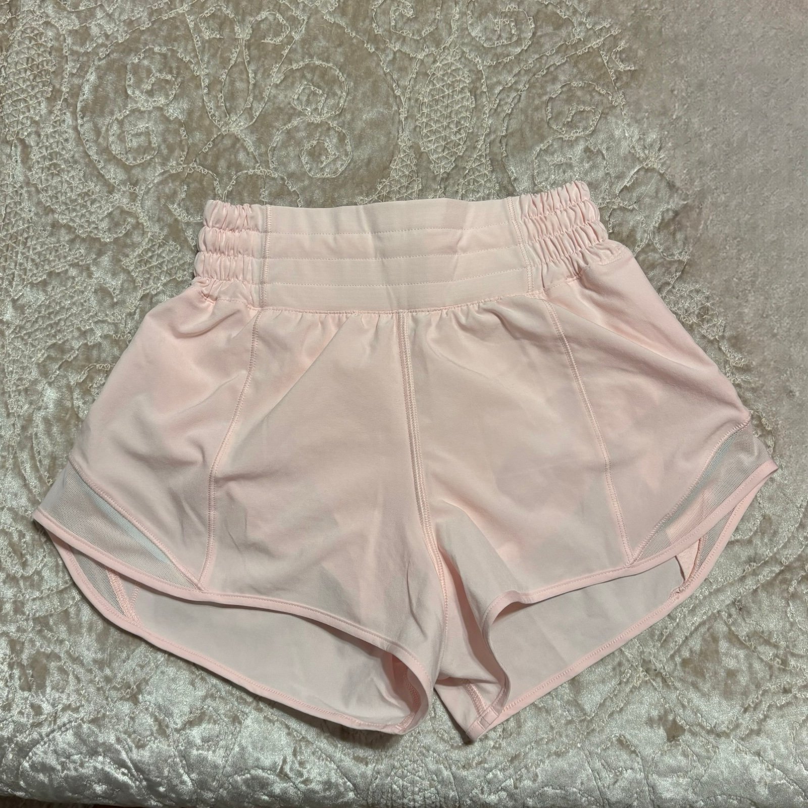 Lululemon Strawberry Milkshake Hotty Hot HR Short 2.5 Lined.